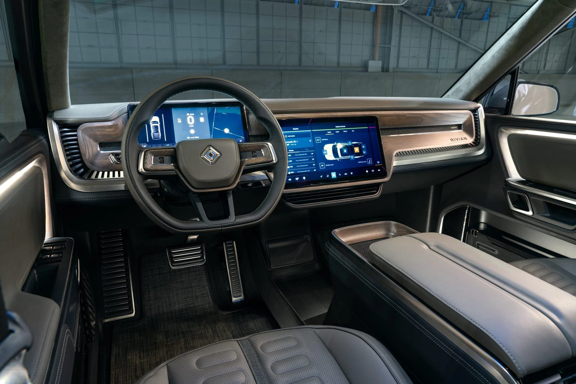 Tesla Cybertruck Cybertruck vs Rivian R1T - Specs and Visual Comparison tesla-cybertruck-beats-rivian-r1t-across-the-board-still-remains-big-and-ugly_6