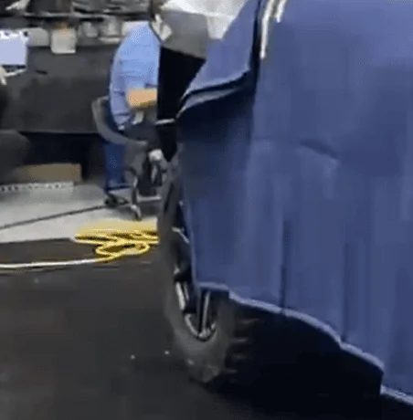 Tesla Cybertruck Multispoke Production Wheels on Cybertruck in Workshop / Studio? Tesla Cybertruck Production Wheels2