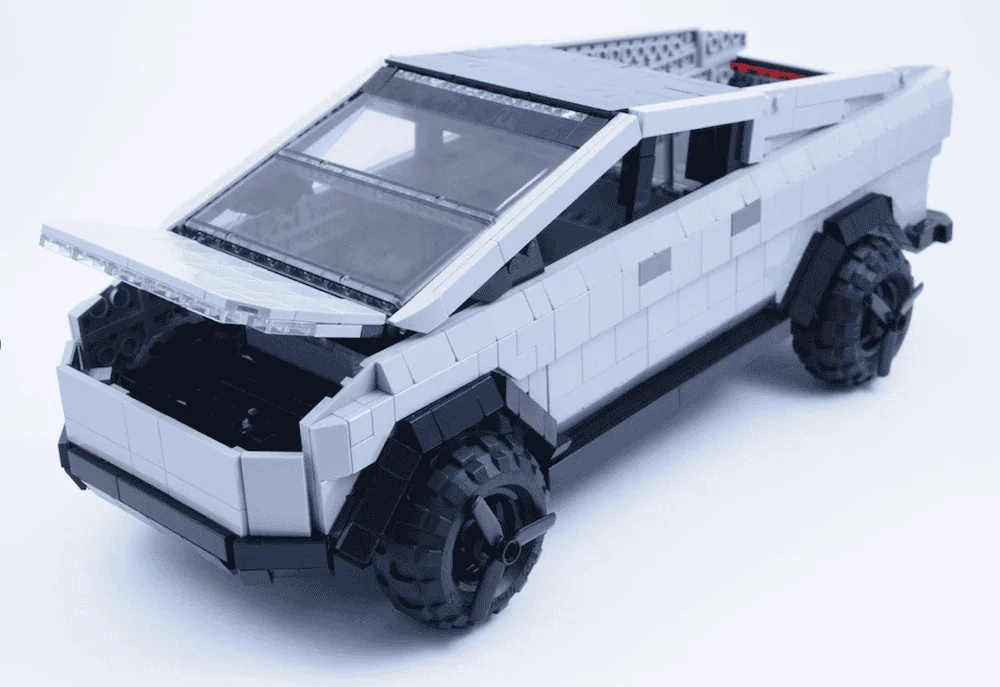 Tesla Cybertruck Where's the Frunk Pics? And the sail pillar compartment? Lego Cybertruck 3