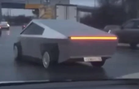 Tesla Cybertruck Musk: Cybertruck dimensions (width + length) can be reduced without losing utility or aesthetics Moscow CyberTruck
