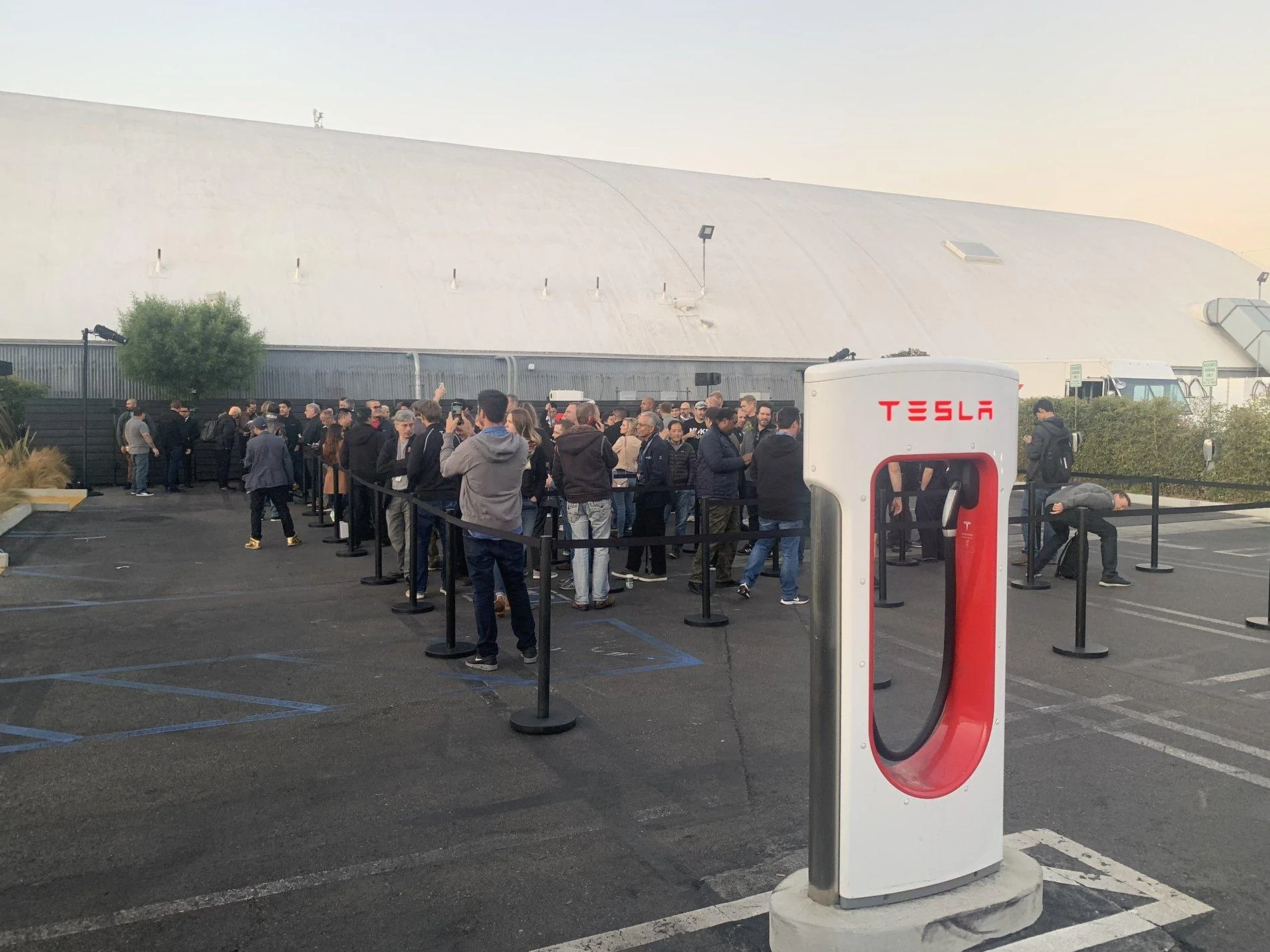 Tesla Cybertruck Cybertruck reveal viewing party and reactions! EJ8ByNFU8AAPlSr?format=jpg&name=larg