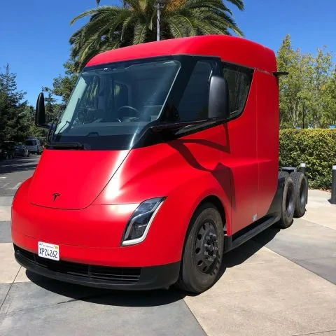 Tesla Cybertruck Cybertruck Towing Range Tesla-Semi-at-Pixar-3