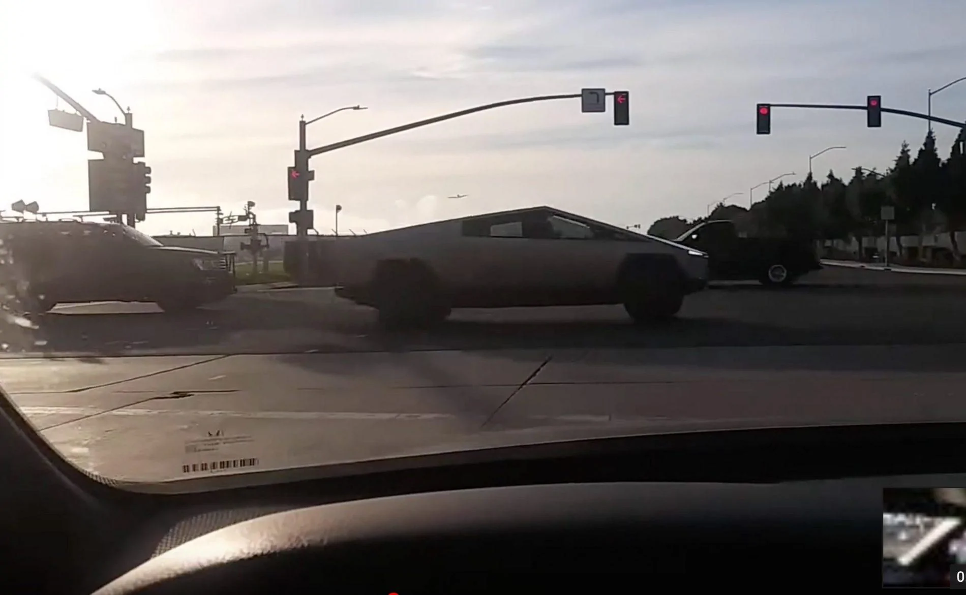 Tesla Cybertruck Cybertruck spotted filming for Jay Leno's Garage and accelerating in traffic (video) -cybertruck-jay-leno-garage-camera-film-car-scaled