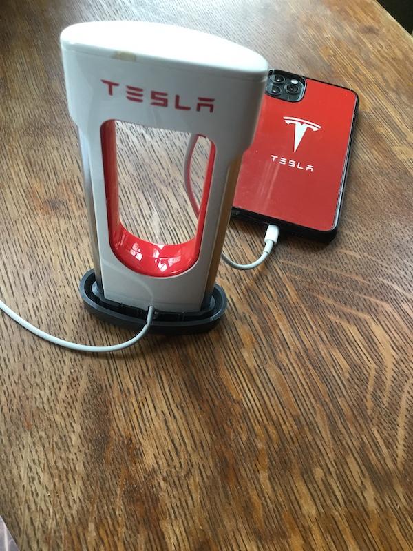 Tesla Cybertruck 15,000 Tesla Superchargers now installed throughout network IMG_0029
