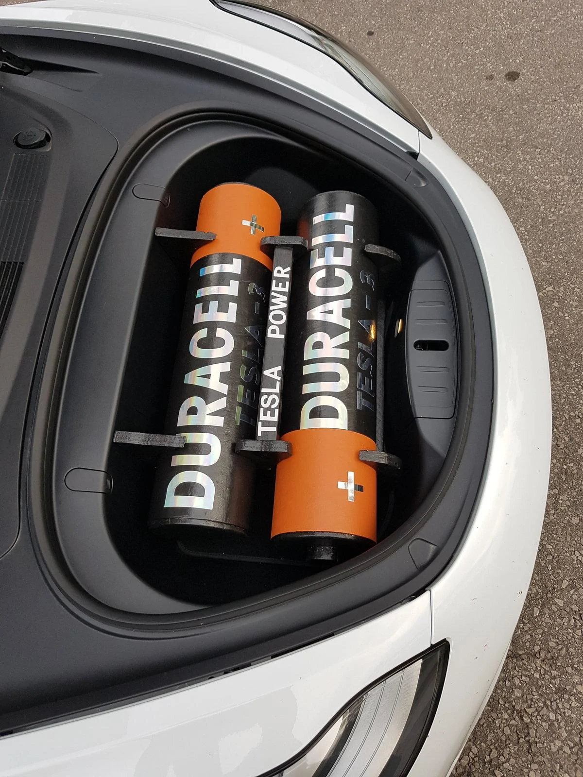 Tesla Cybertruck Extra frunk Battery  for my 3 . 20190812_192245