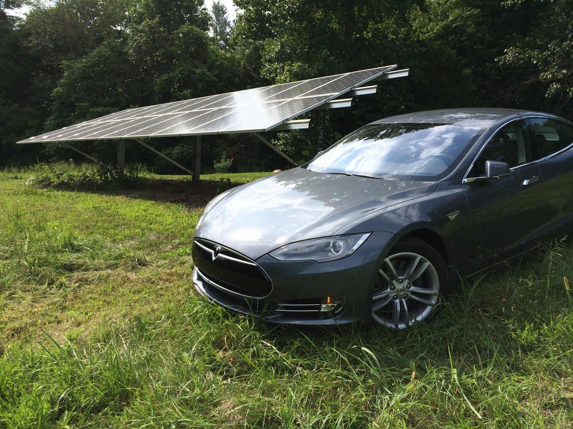 Tesla Cybertruck How many are getting the solar option IMG_0068