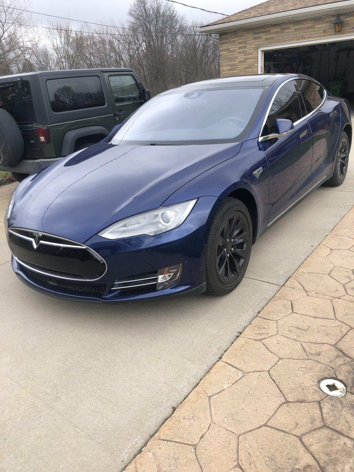 Tesla Cybertruck Elon dying to make Cybertruck like yesterday! Will delivery be accelerated... 60737039678__2443DE9D-CD51-4801-BCB3-DA9DE767C41A.JPG
