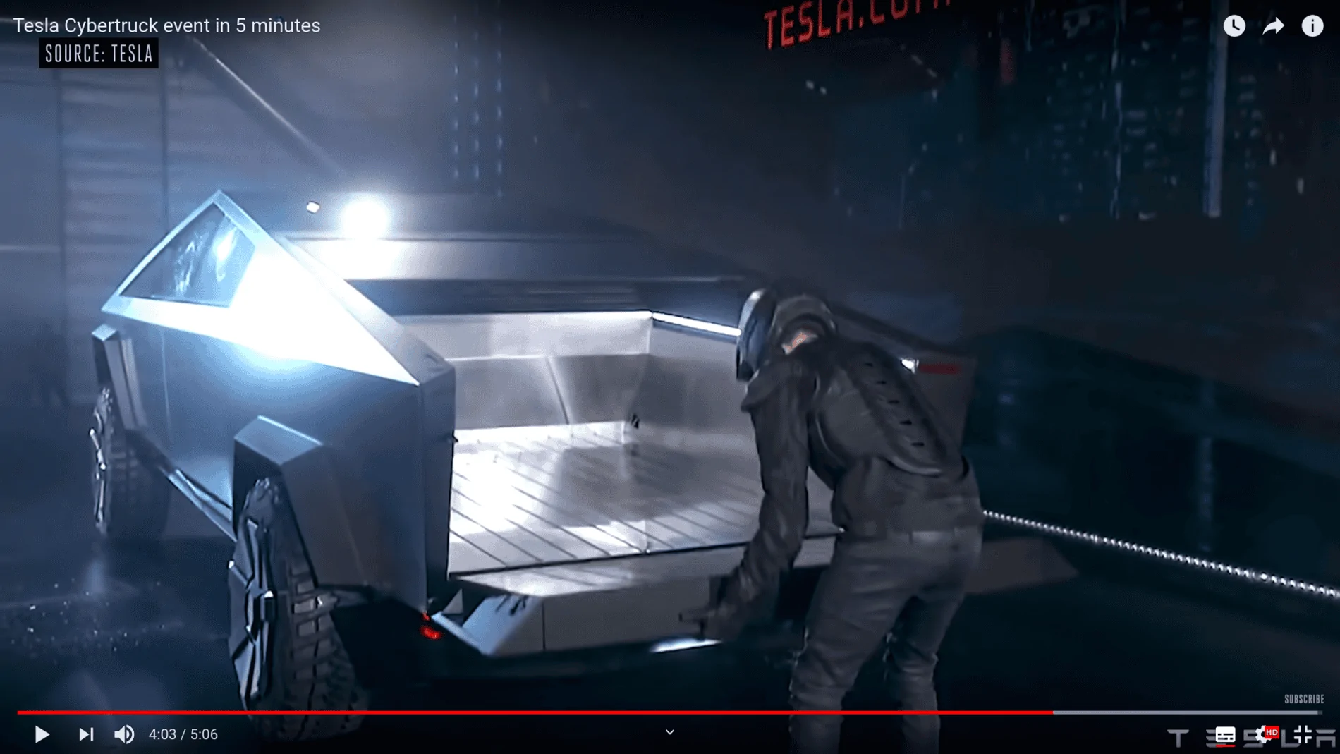Tesla Cybertruck Cybertruck spotted filming for Jay Leno's Garage and accelerating in traffic (video) Bildschirmfoto von 2020-04-29 01-19-36