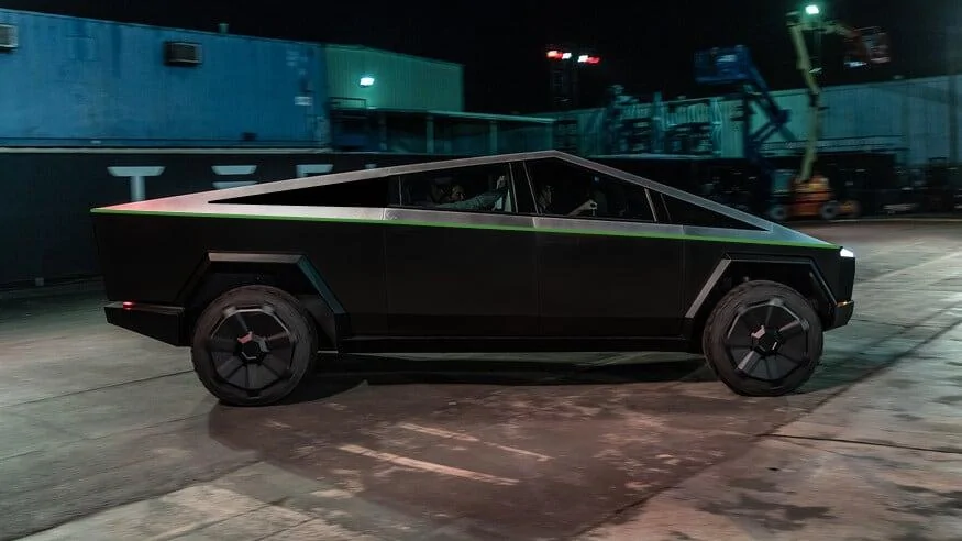 Tesla-Cybertruck-electric-pickup-side-view Green Stipe.webp