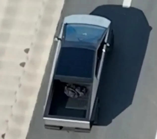 Tesla Cybertruck ? [Update: NOT Production Wiper] New Cybertruck design spied! Shortened front, no door handles, side mirrors, curved windshield glass! [Dec. 10] 1639192746550
