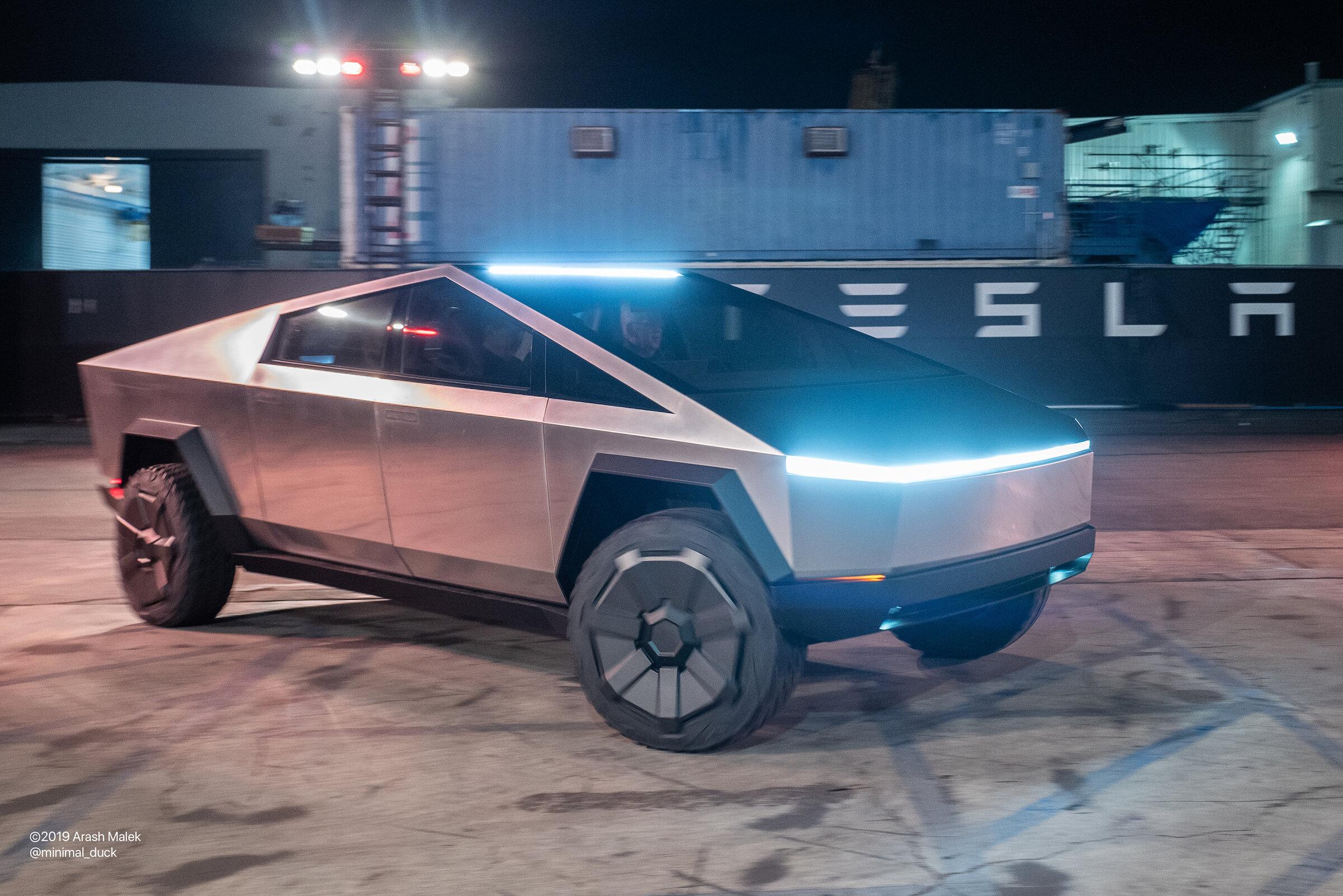 Tesla Cybertruck Adaptive headlights tesla-cybertruck-driving-logo
