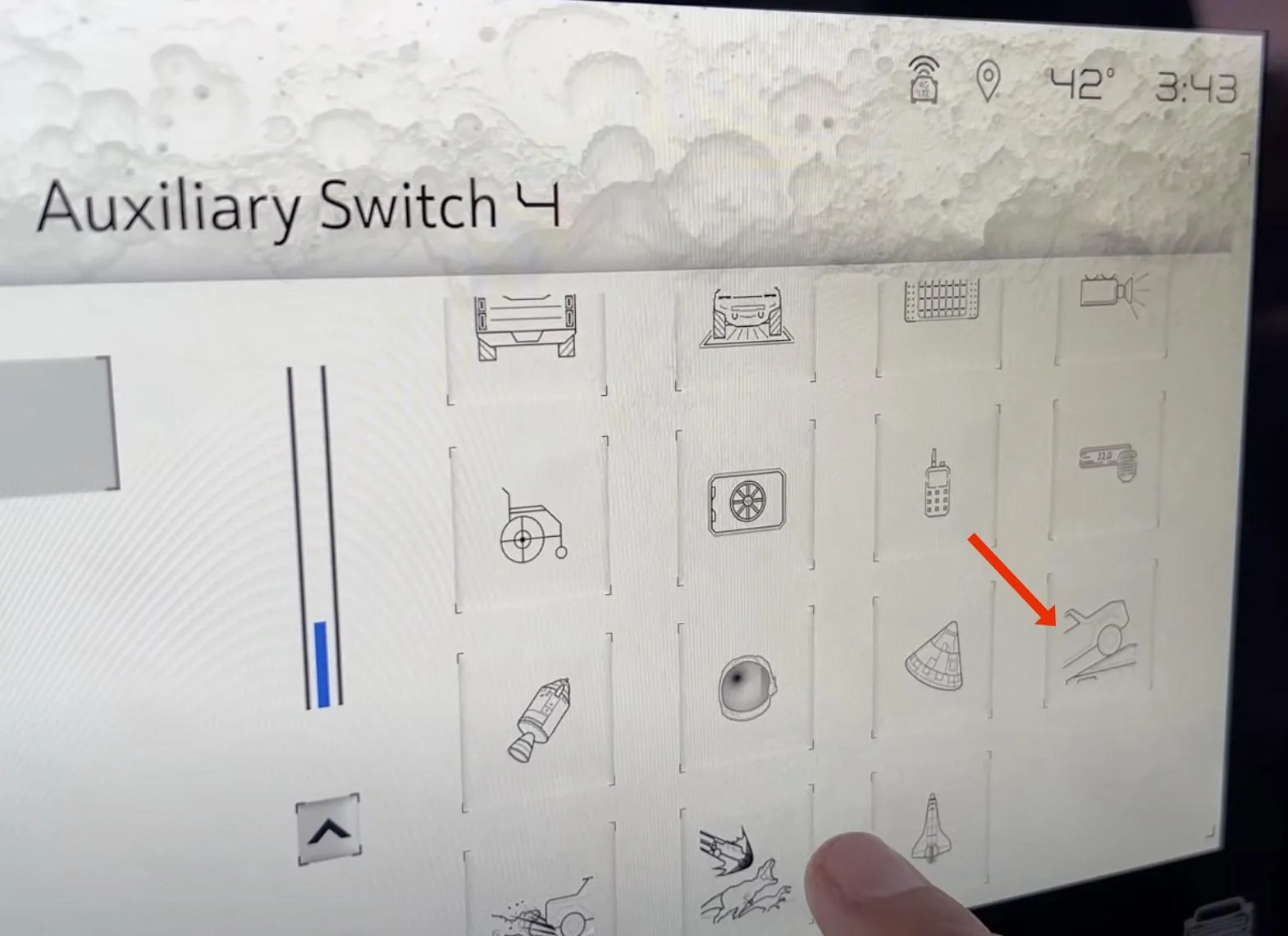 Tesla Cybertruck Hummer EV Trolls Cybertruck in Touchscreen Menu Icon Screen Shot 2021-12-17 at 6.34.31 PM