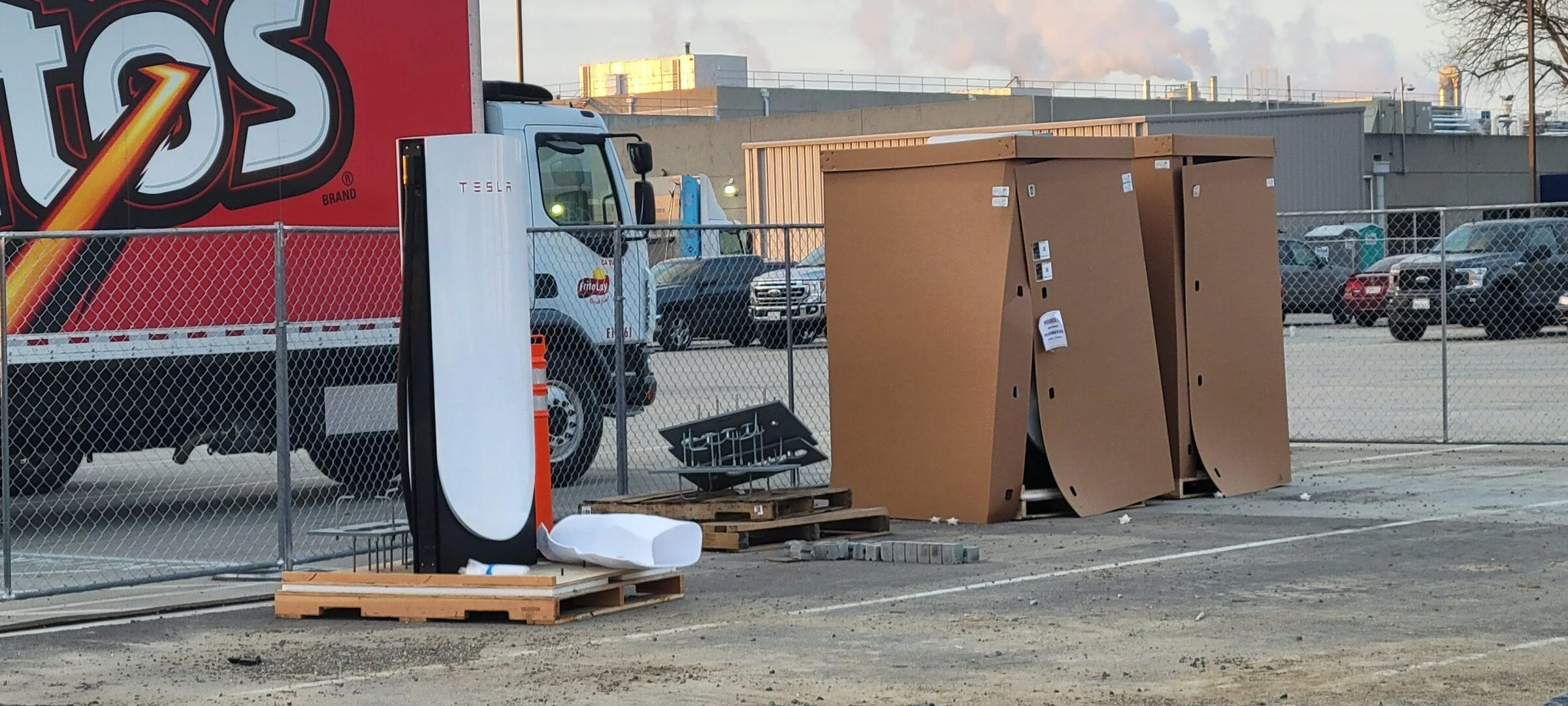 Tesla Cybertruck Tesla Megachargers - 1.5MW Modesto-Megacharger-scaled
