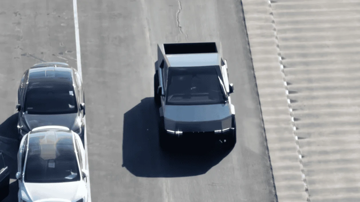 Tesla Cybertruck Surprise CT features 1641971927497