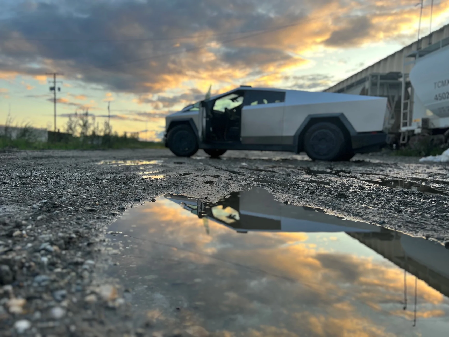 Tesla Cybertruck Daily random Cybertruck photos thread - Post Yours! 📸 🤳 IMG_8283