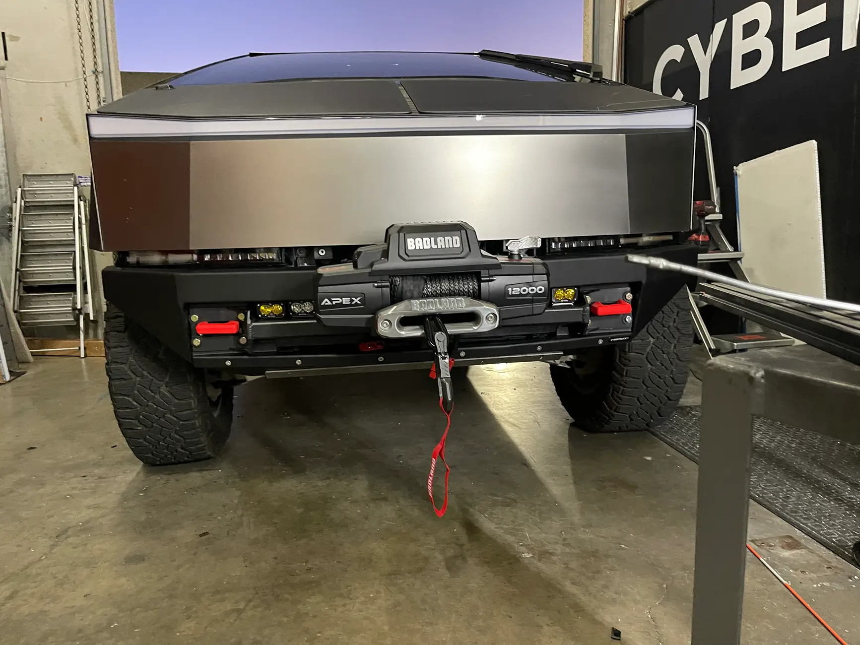 Tesla Cybertruck 💥 CYBERTRUCKco Heavy-Duty Aluminum Rear Bumper launched! 💥 tempImageBFR6Xf