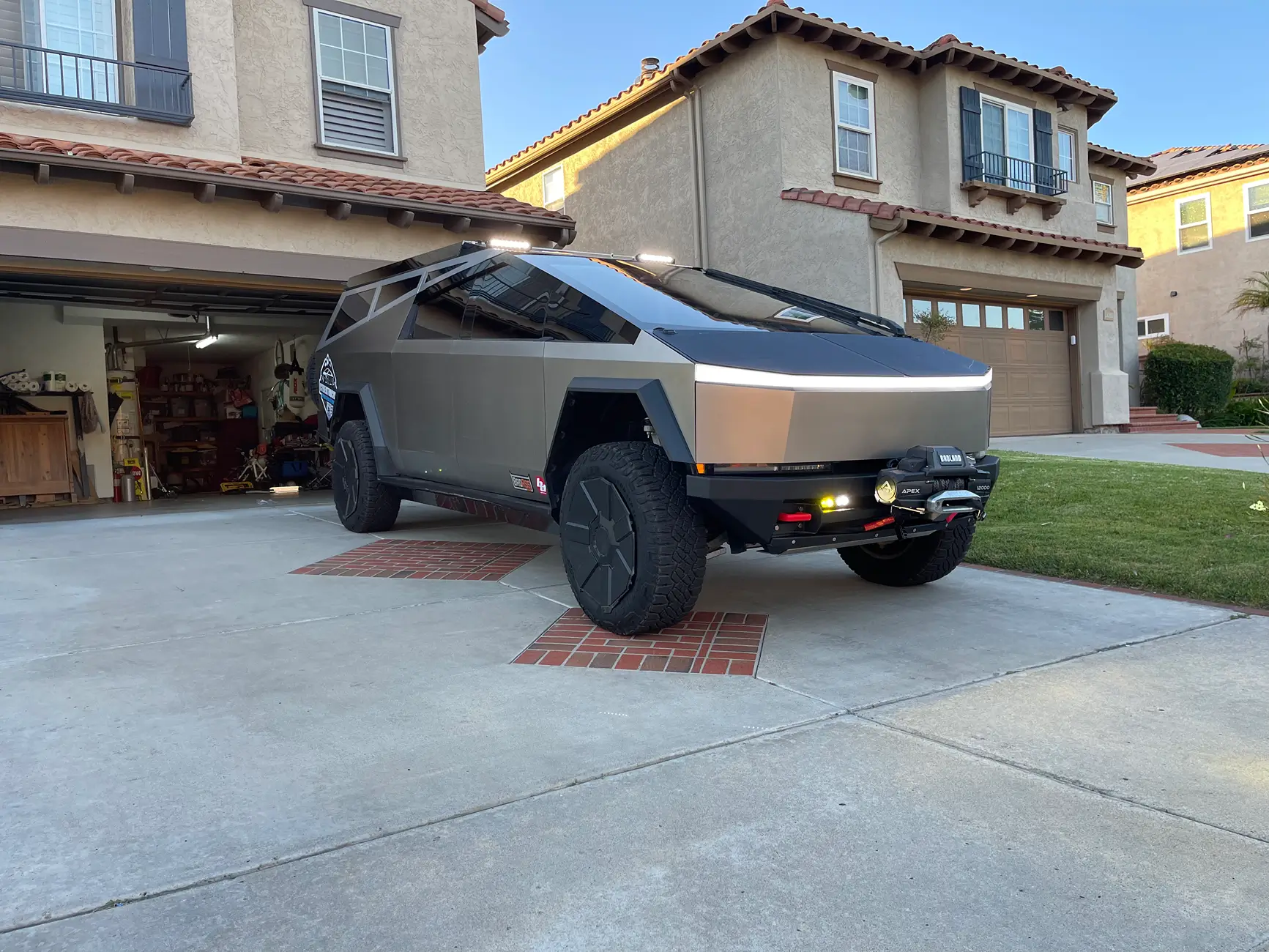 Tesla Cybertruck Daily random Cybertruck photos thread - Post Yours! 📸 🤳 tempImagehRxc1u