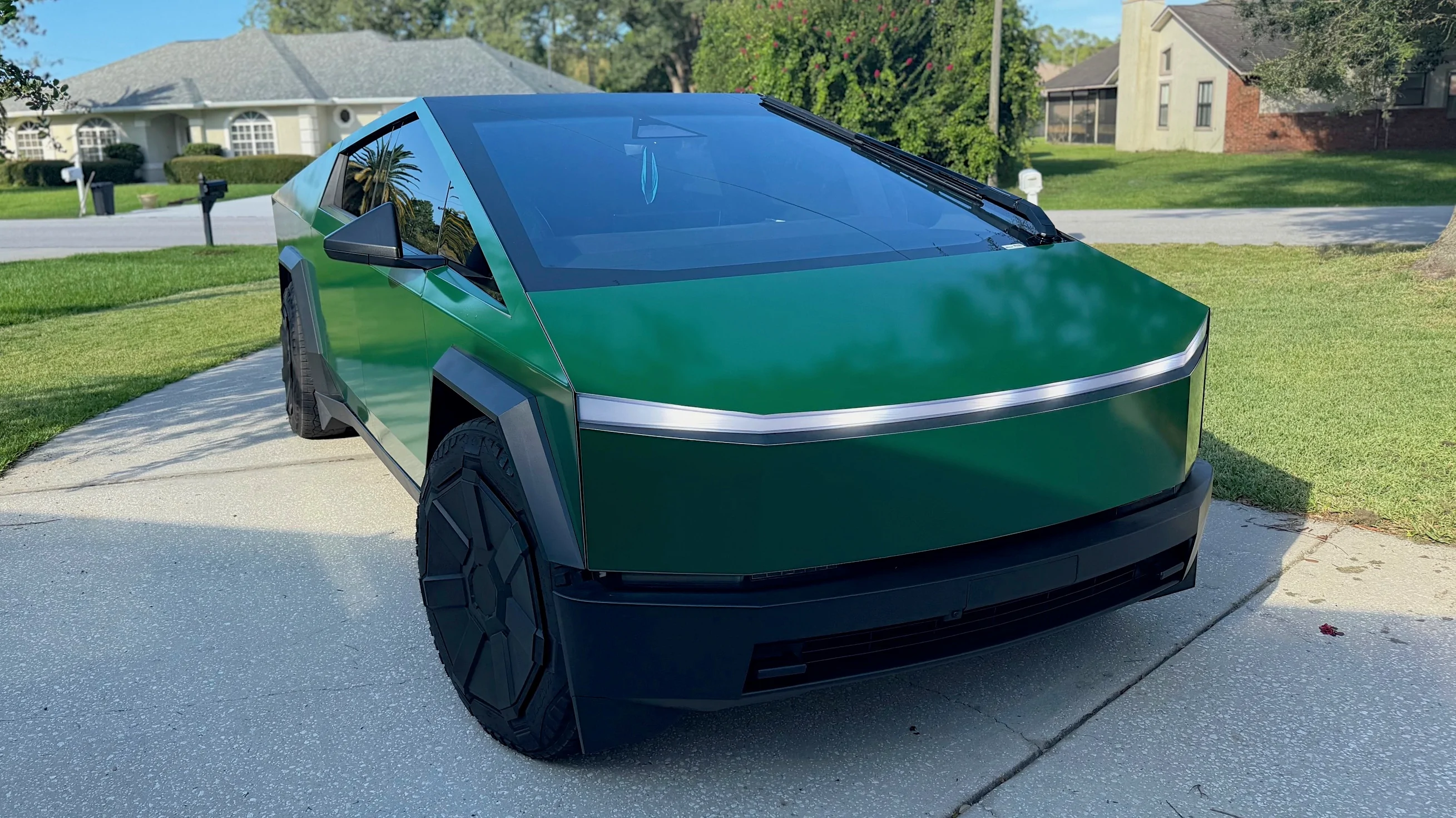 Tesla Cybertruck Gloss Green Customer DIY Install Pics [CybertruckCovers] Gloss Green 2