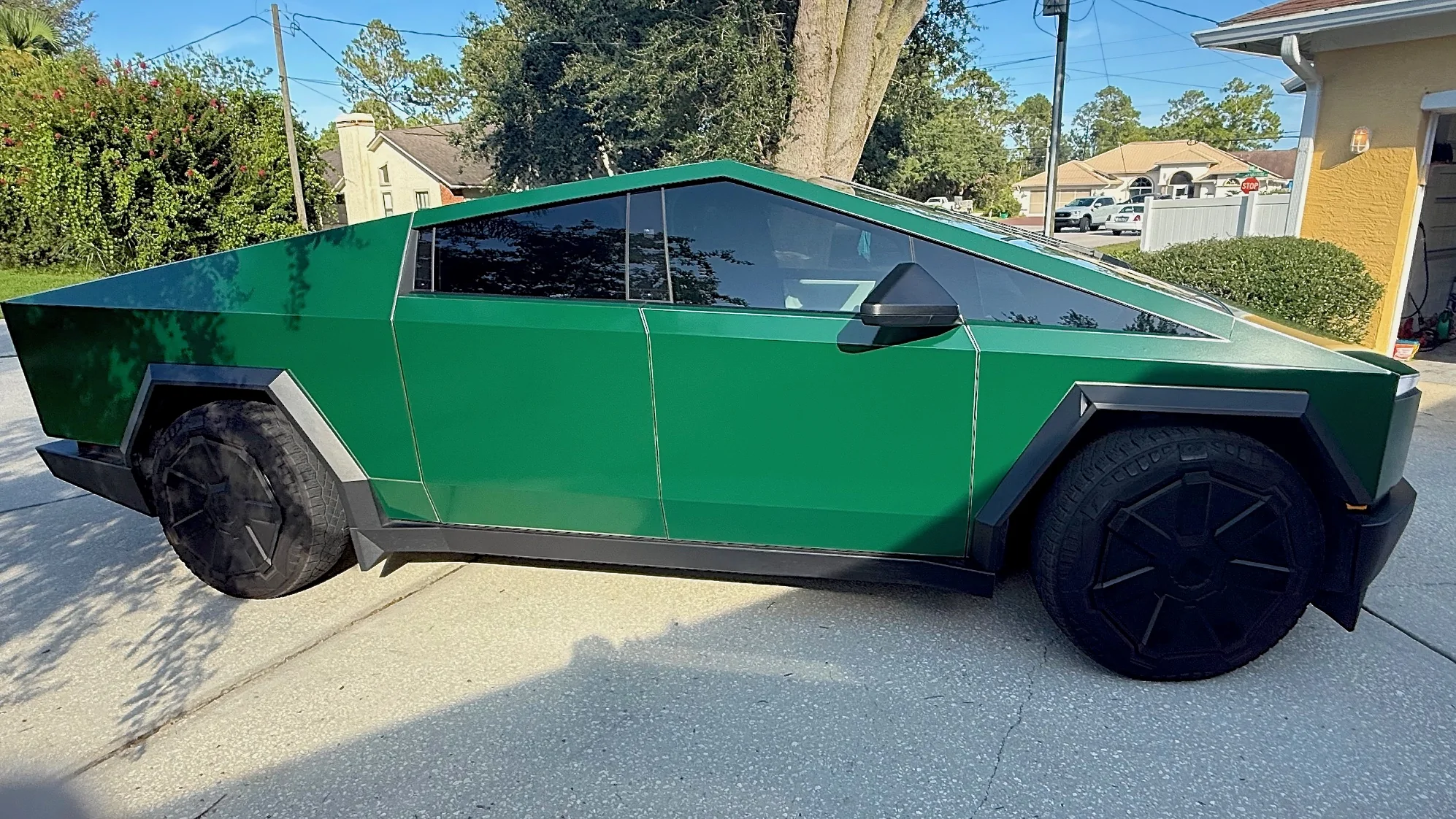 Tesla Cybertruck Gloss Green Customer DIY Install Pics [CybertruckCovers] Gloss Green 3