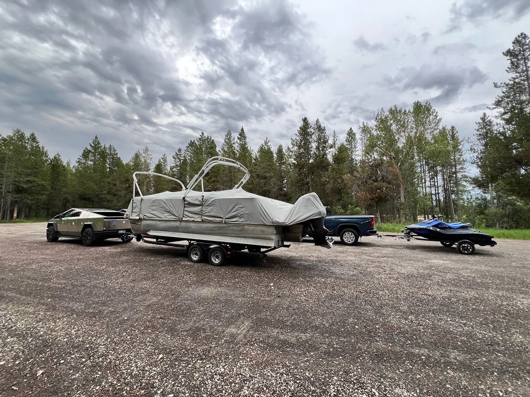 Tesla Cybertruck What Are You Hauling in your Cybertruck? 🦾 👷‍♂️ IMG_0779