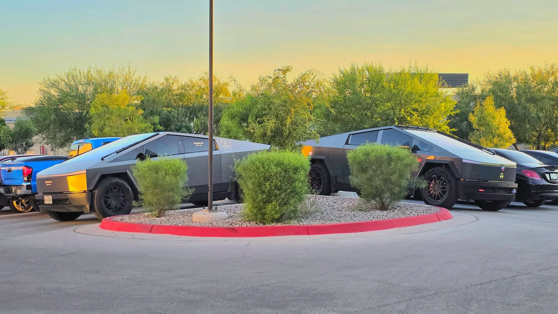 Tesla Cybertruck Daily random Cybertruck photos thread - Post Yours! 📸 🤳 20250804_194014