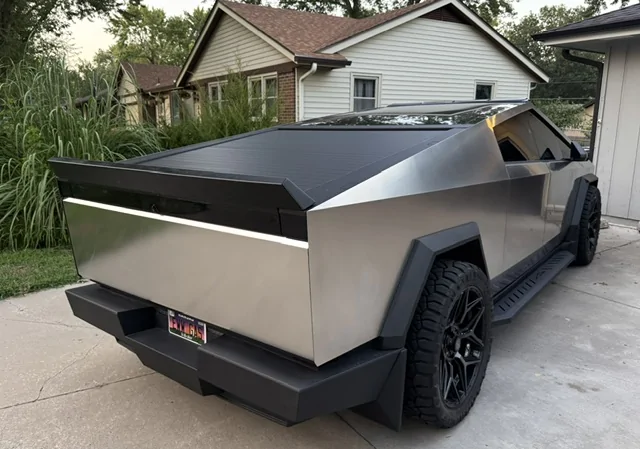 Tesla Cybertruck Daily random Cybertruck photos thread - Post Yours! 📸 🤳 IMG_6964
