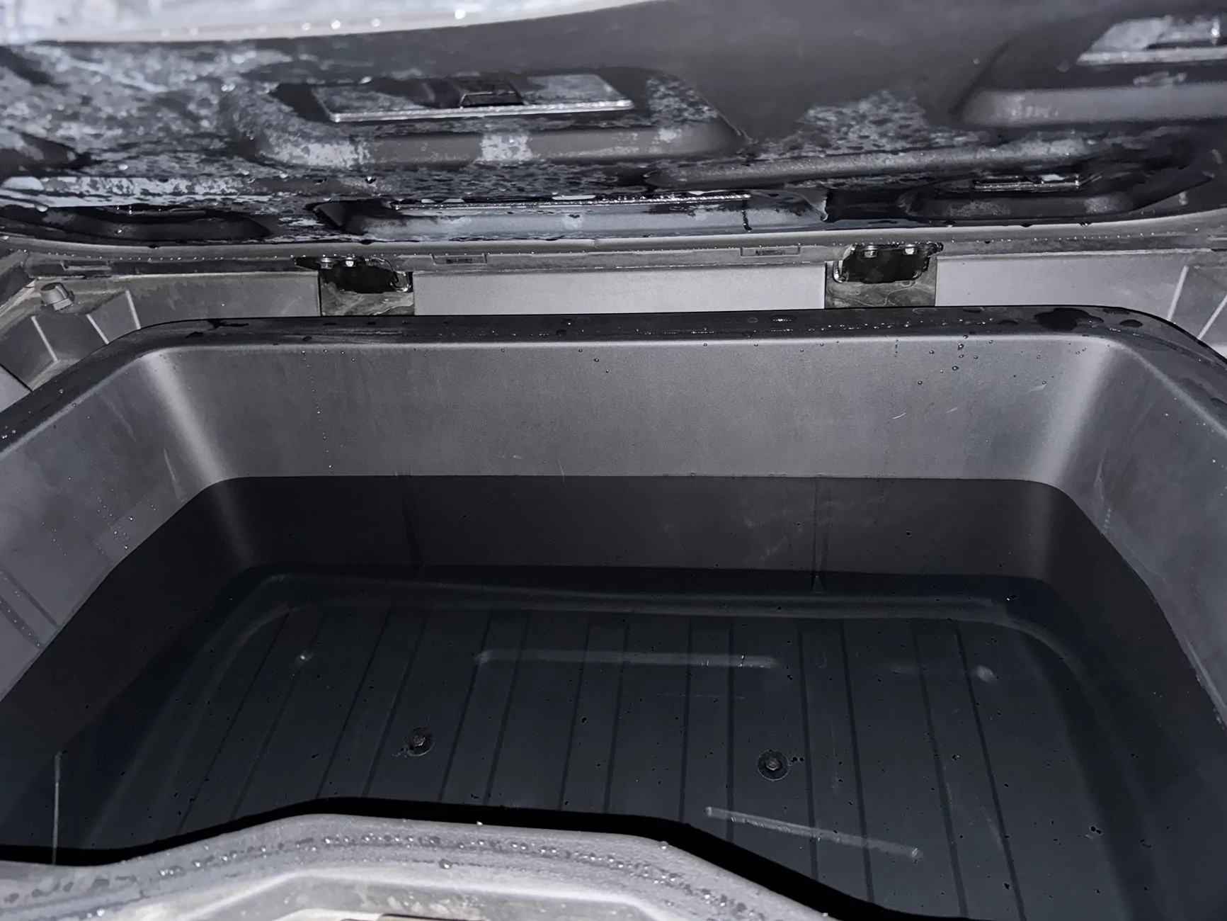 Tesla Cybertruck Off-Road Cleaning Hack: Cybertruck’s Secret Water Storage IMG_8379