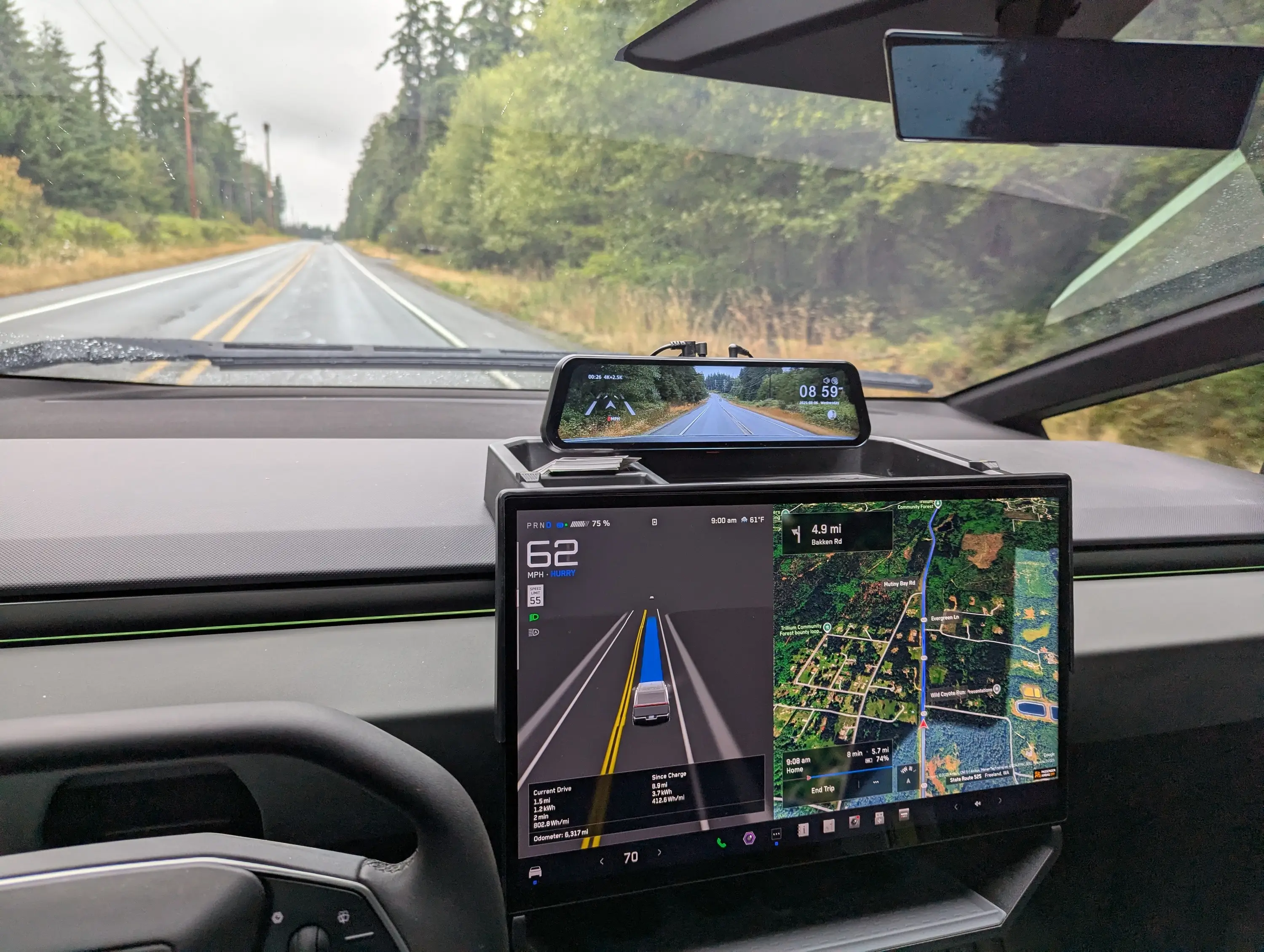 Tesla Cybertruck Installed Wolfbox G900 Pro Dashcam on Dash tray Wolfbox12