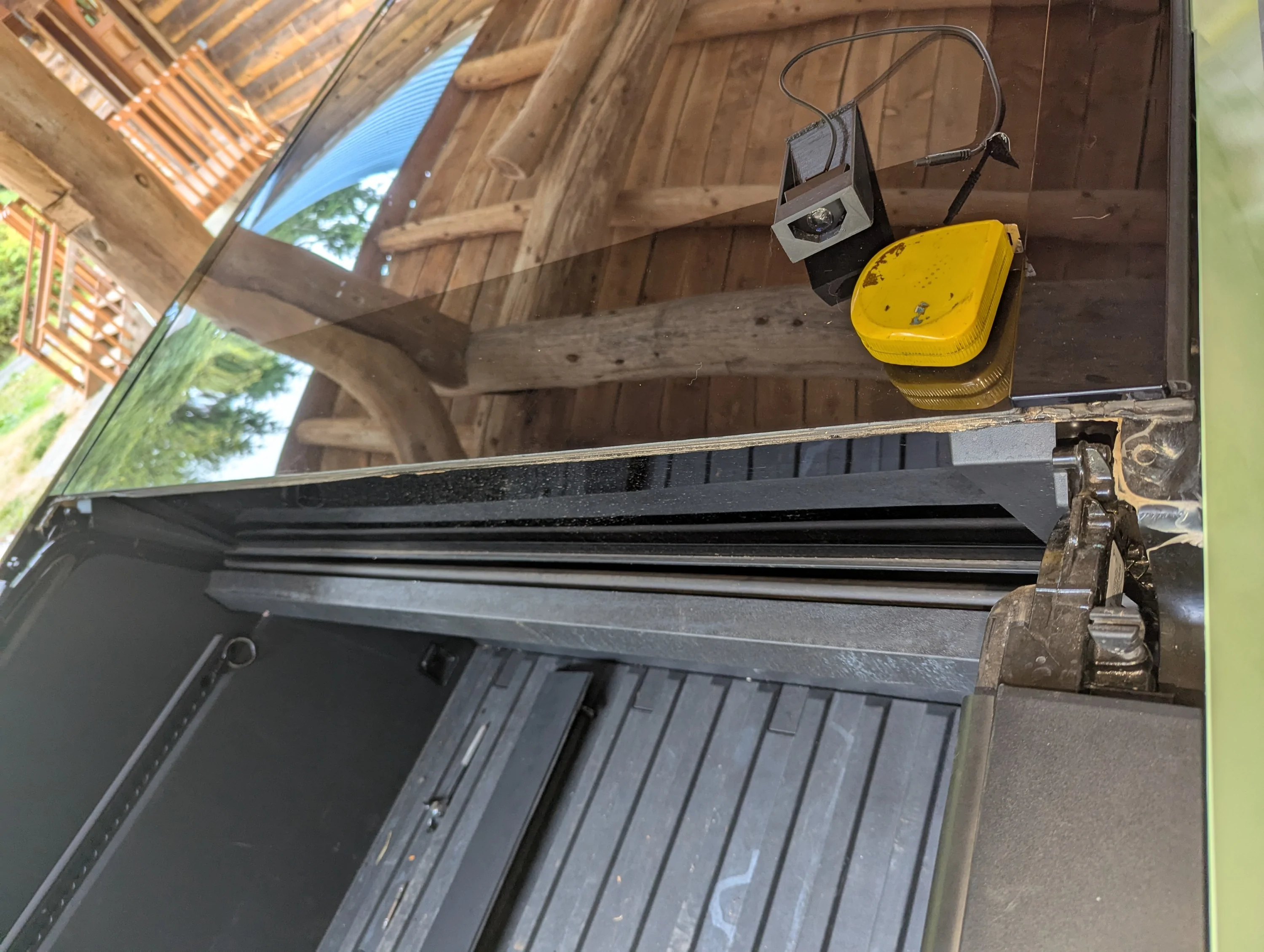 Tesla Cybertruck Installed Wolfbox G900 Pro Dashcam on Dash tray Wolfbox03