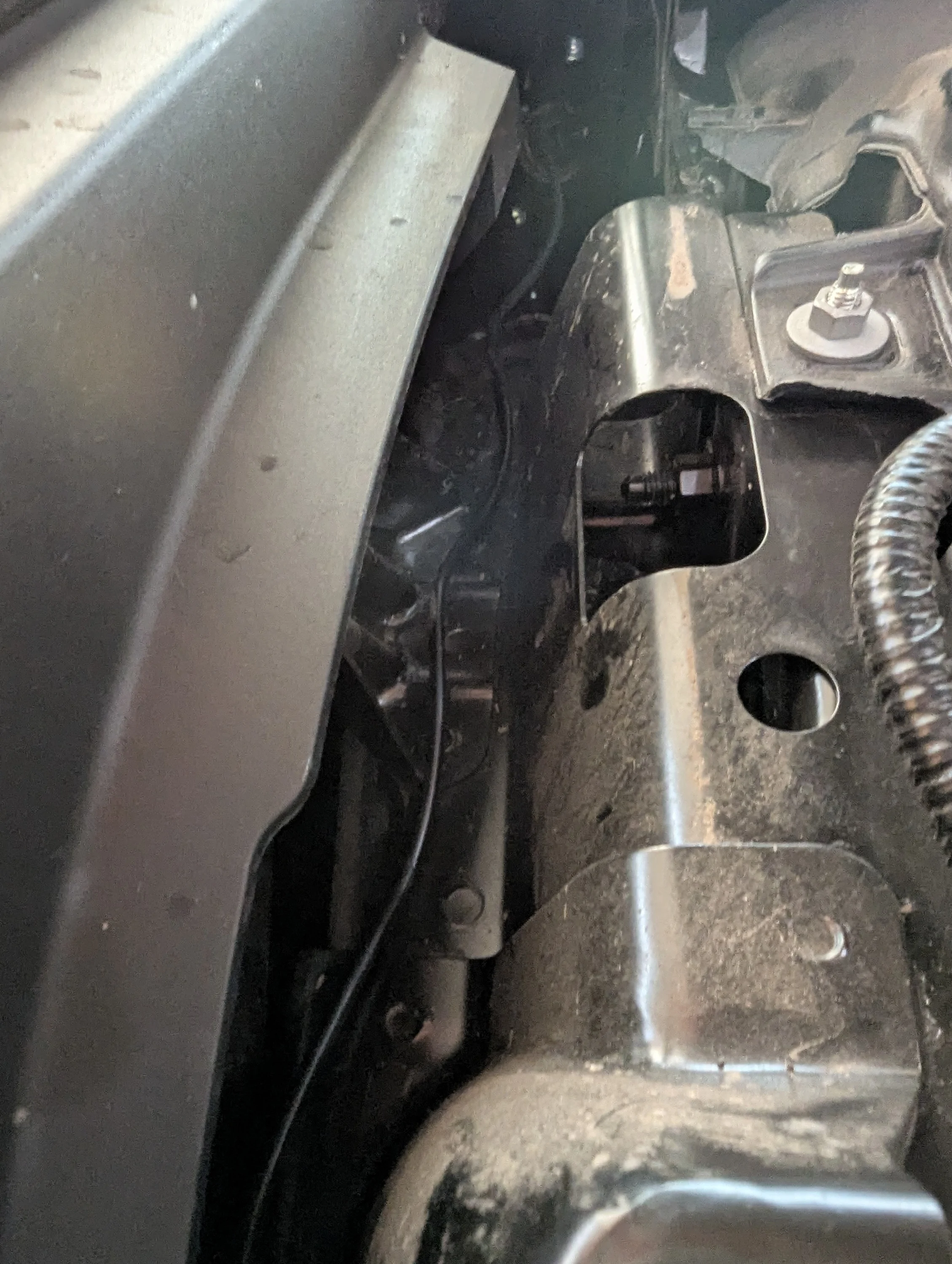 Tesla Cybertruck Installed Wolfbox G900 Pro Dashcam on Dash tray Wolfbox07