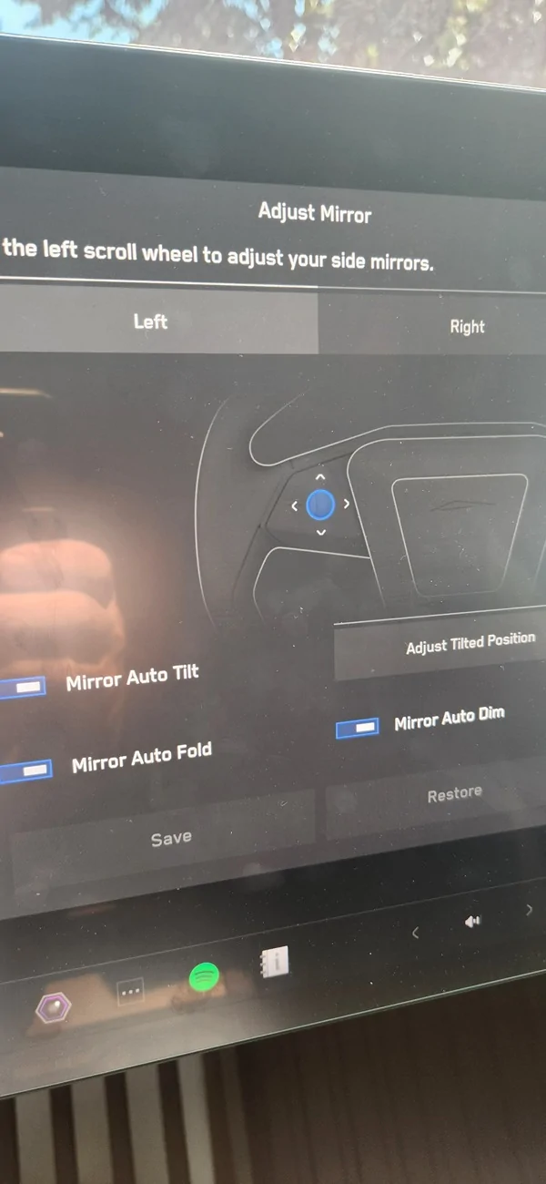 Tesla Cybertruck Mirror tilt in reverse 1000010993 - Copy