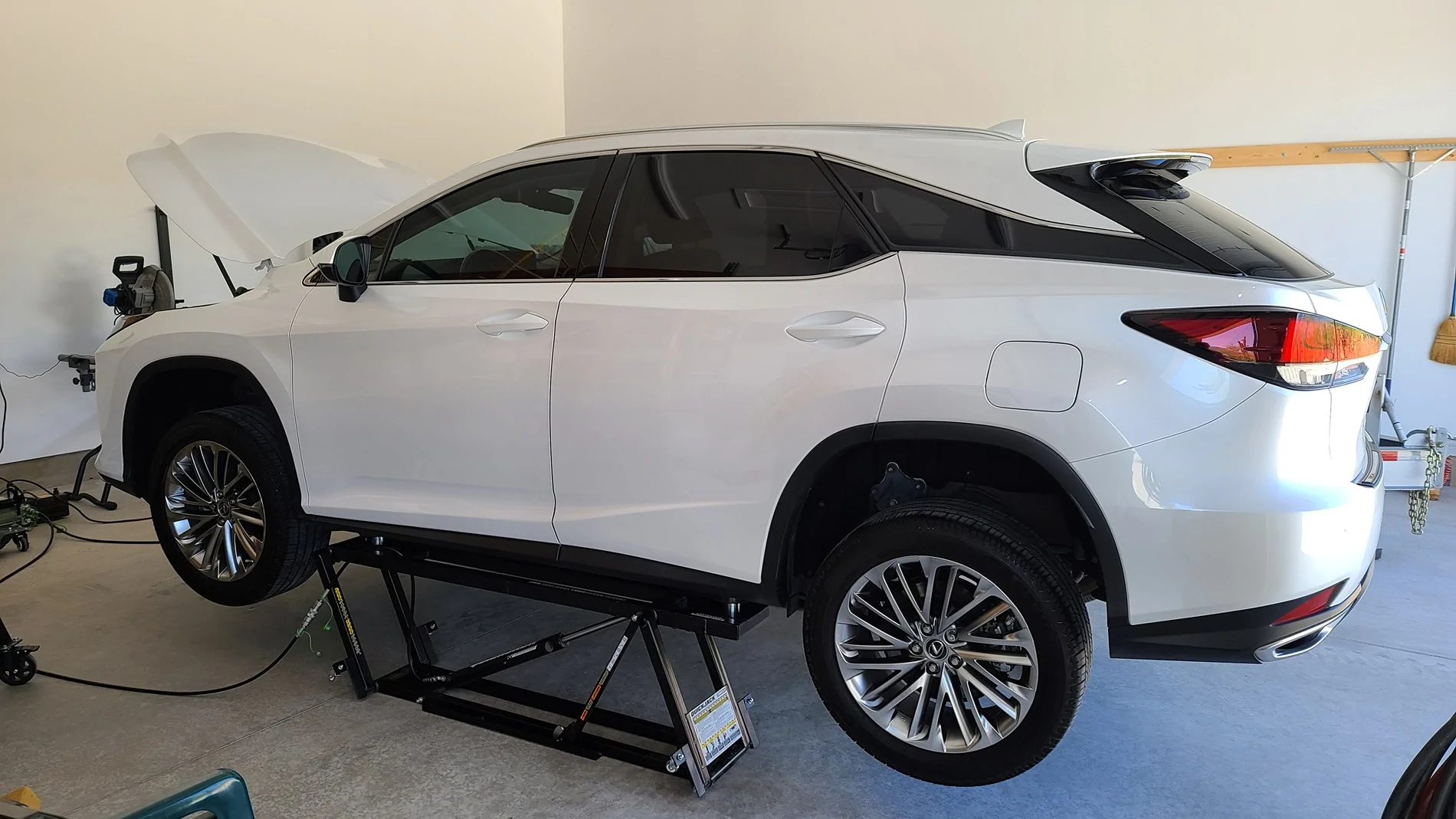 Tesla Cybertruck Quickjacks - Do they work? 20250503_110323