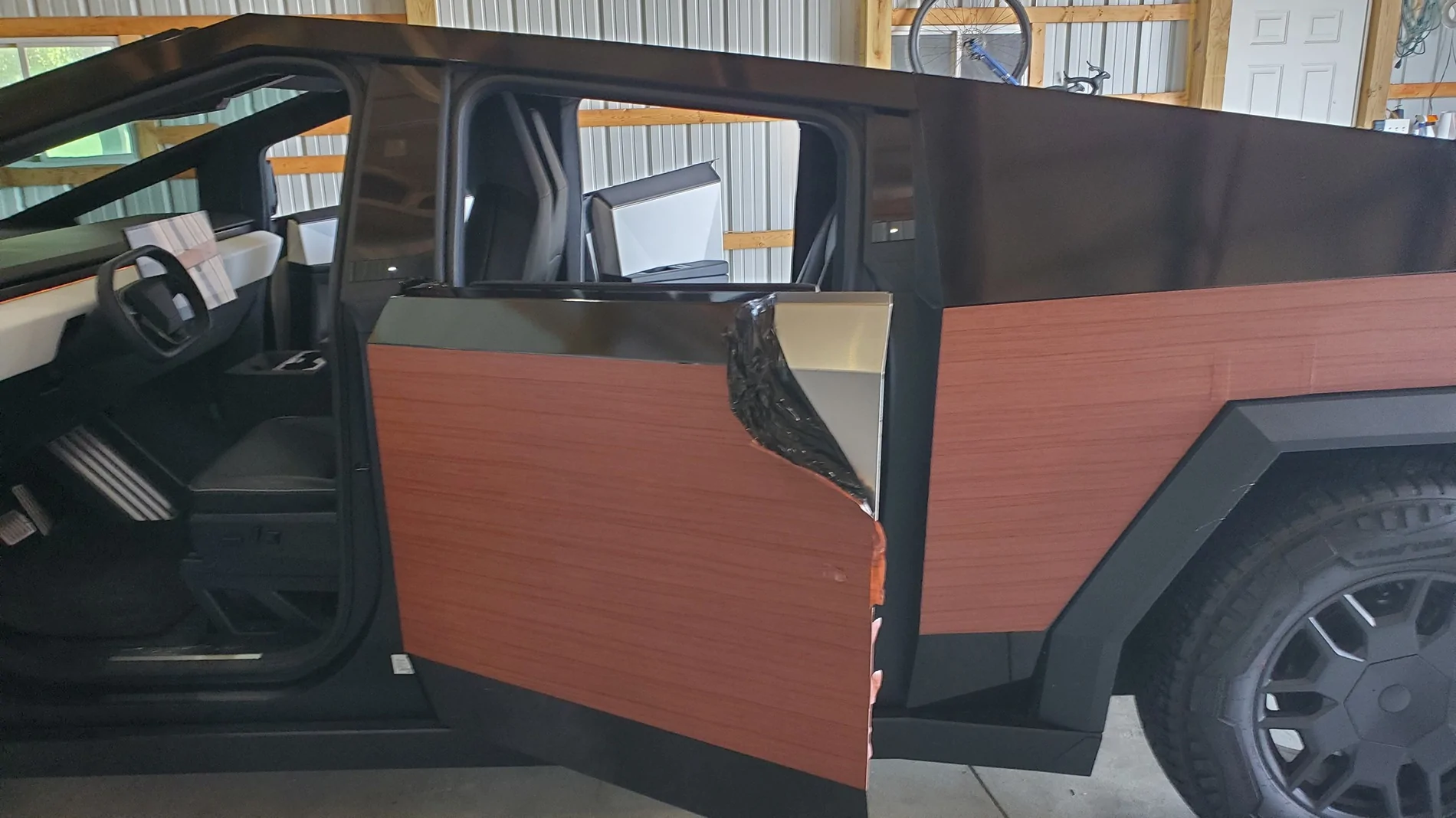 Tesla Cybertruck Bout to remove my vinyl wrap, any tips? 1