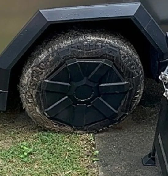 Tesla Cybertruck Cybertruck can now warn when Vehicle Load Rating is exceeded (helpful towing feature) SmartSelect_20250811_155508_Firefox