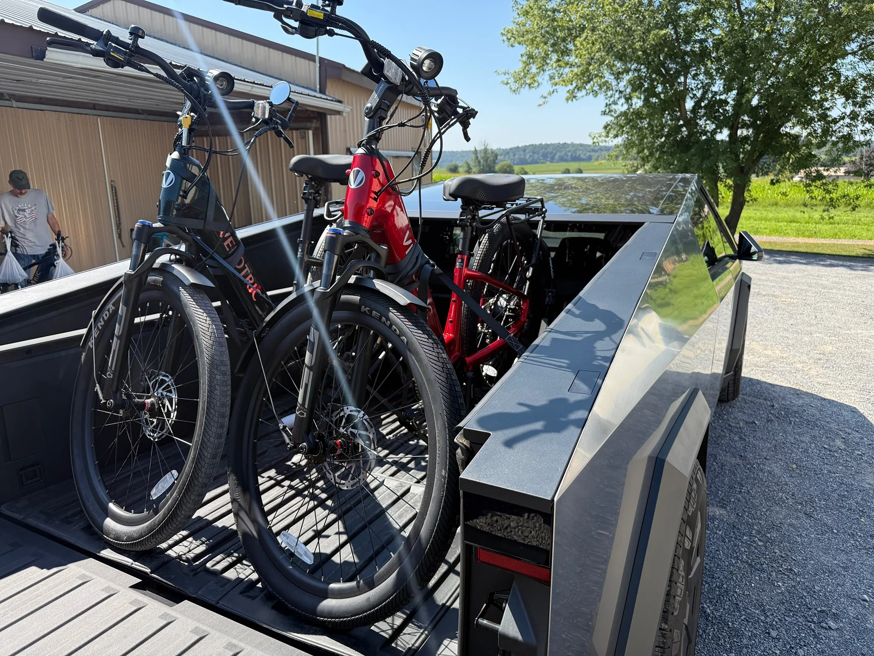 Tesla Cybertruck Mounting 2 e-bikes inside Cybertruck bed & closing tailgate: success and what size e-bikes fit IMG_6285