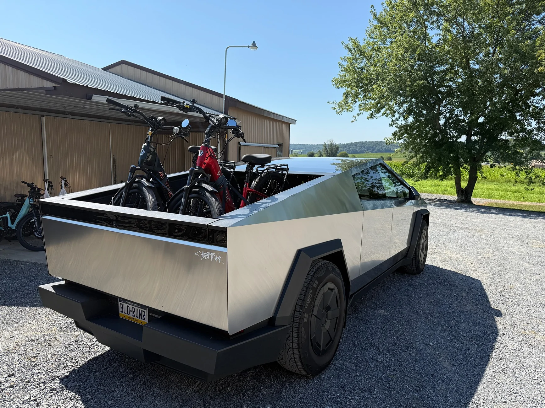 Tesla Cybertruck Mounting 2 e-bikes inside Cybertruck bed & closing tailgate: success and what size e-bikes fit IMG_6288