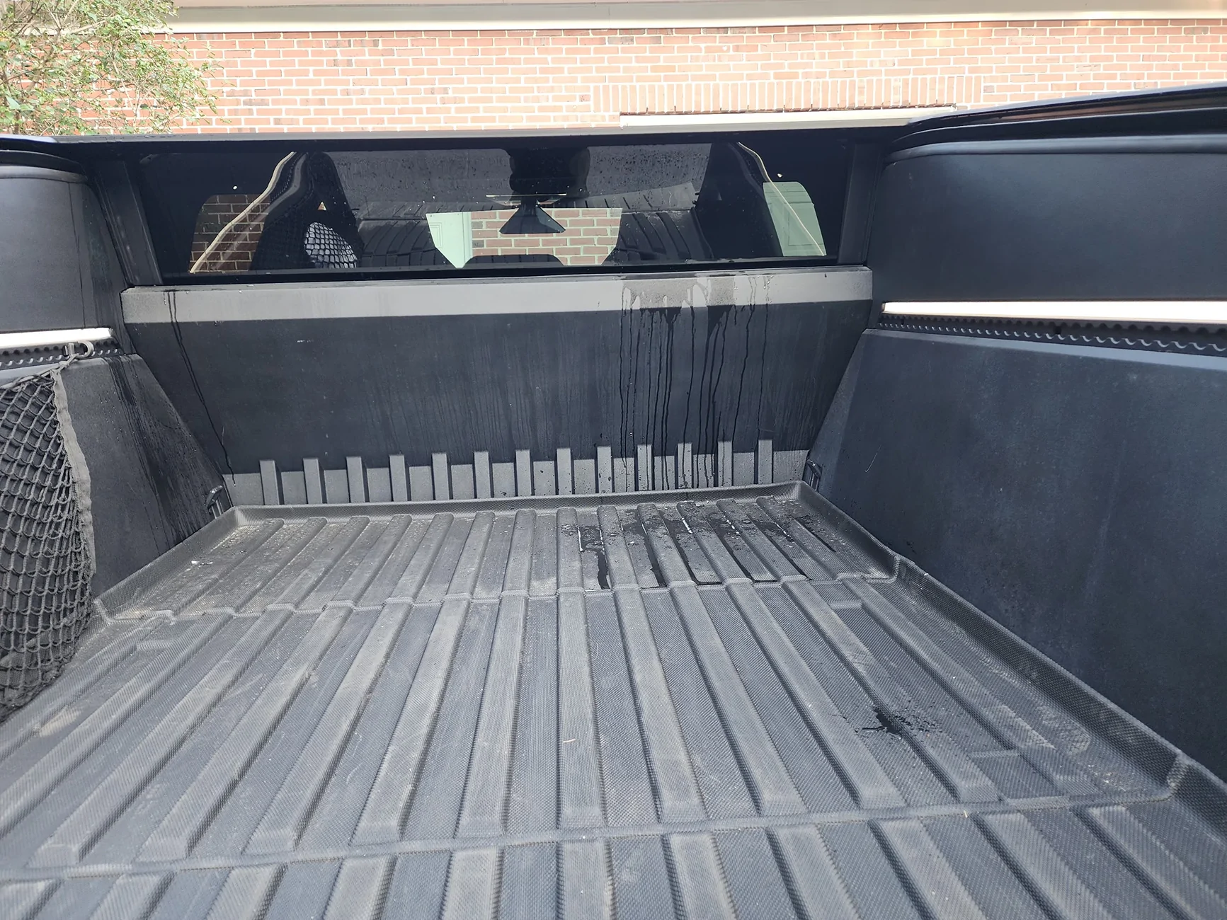 Tesla Cybertruck Waterproof your bed vault - how-to DIY after-wash-01