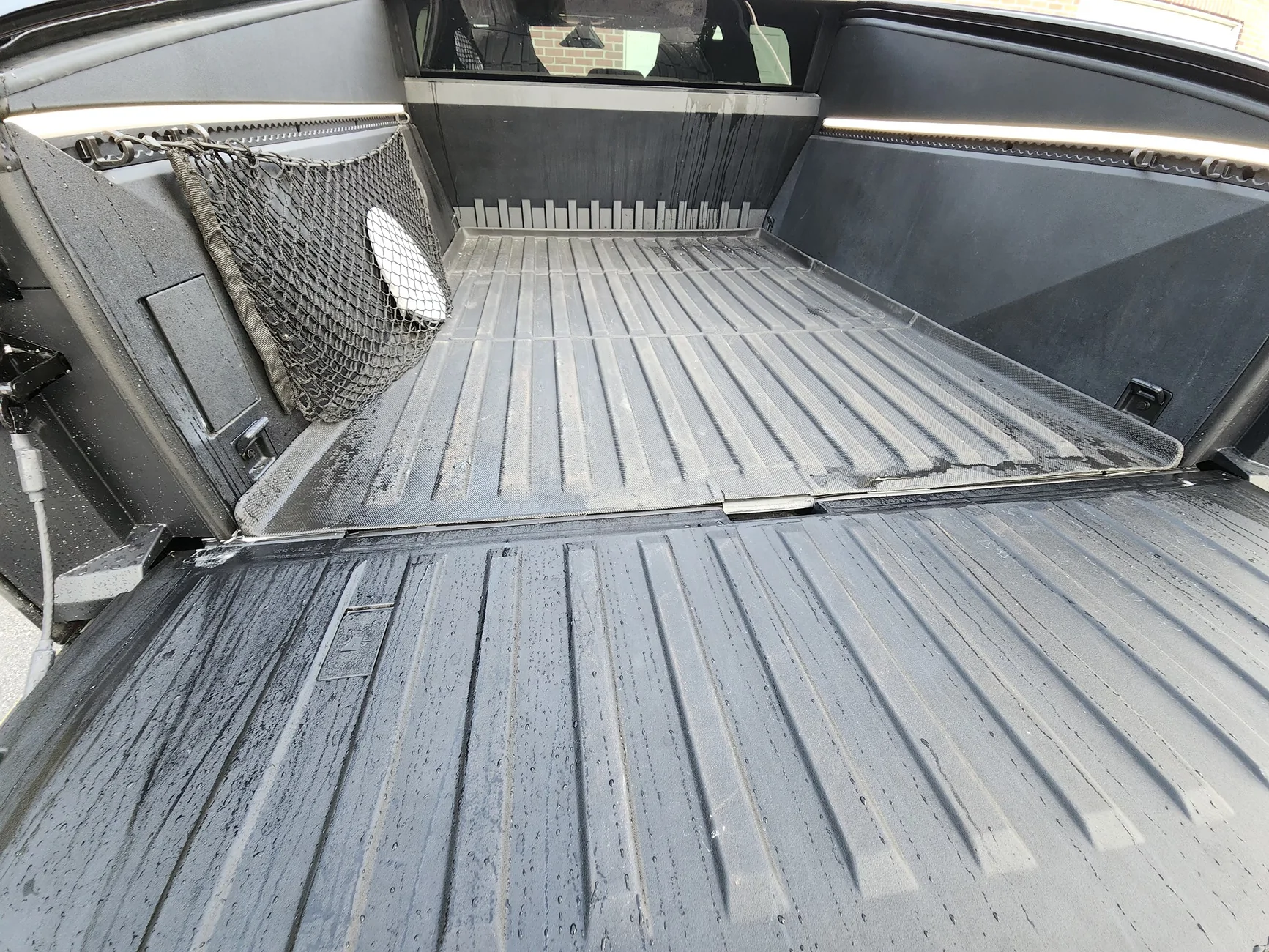 Tesla Cybertruck Waterproof your bed vault - how-to DIY after-wash-02