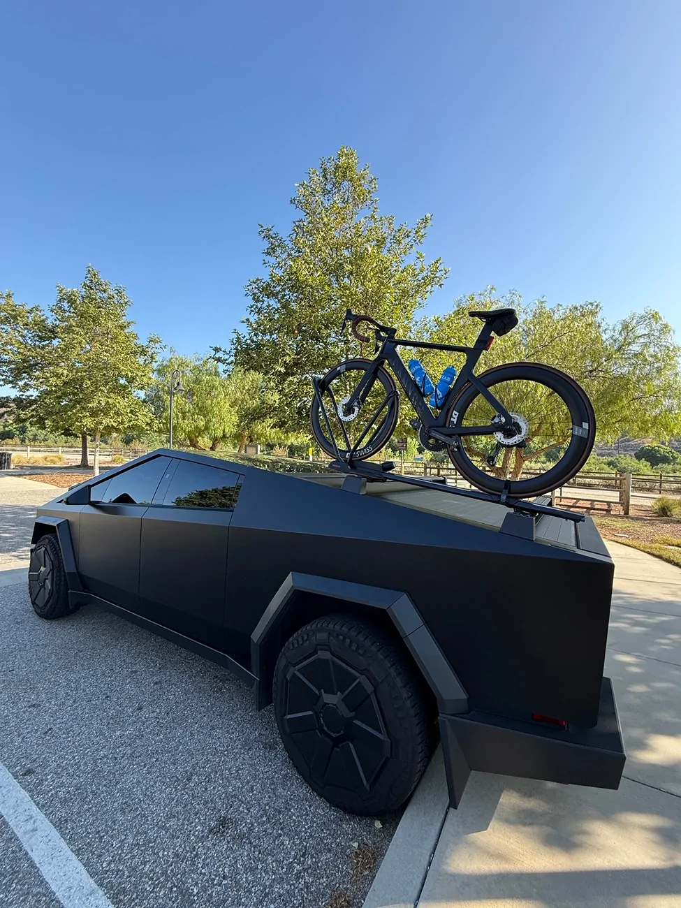 Tesla Cybertruck Favorite accessories for the OEM (or similar) crossbars and where to mount.. IMG_6662