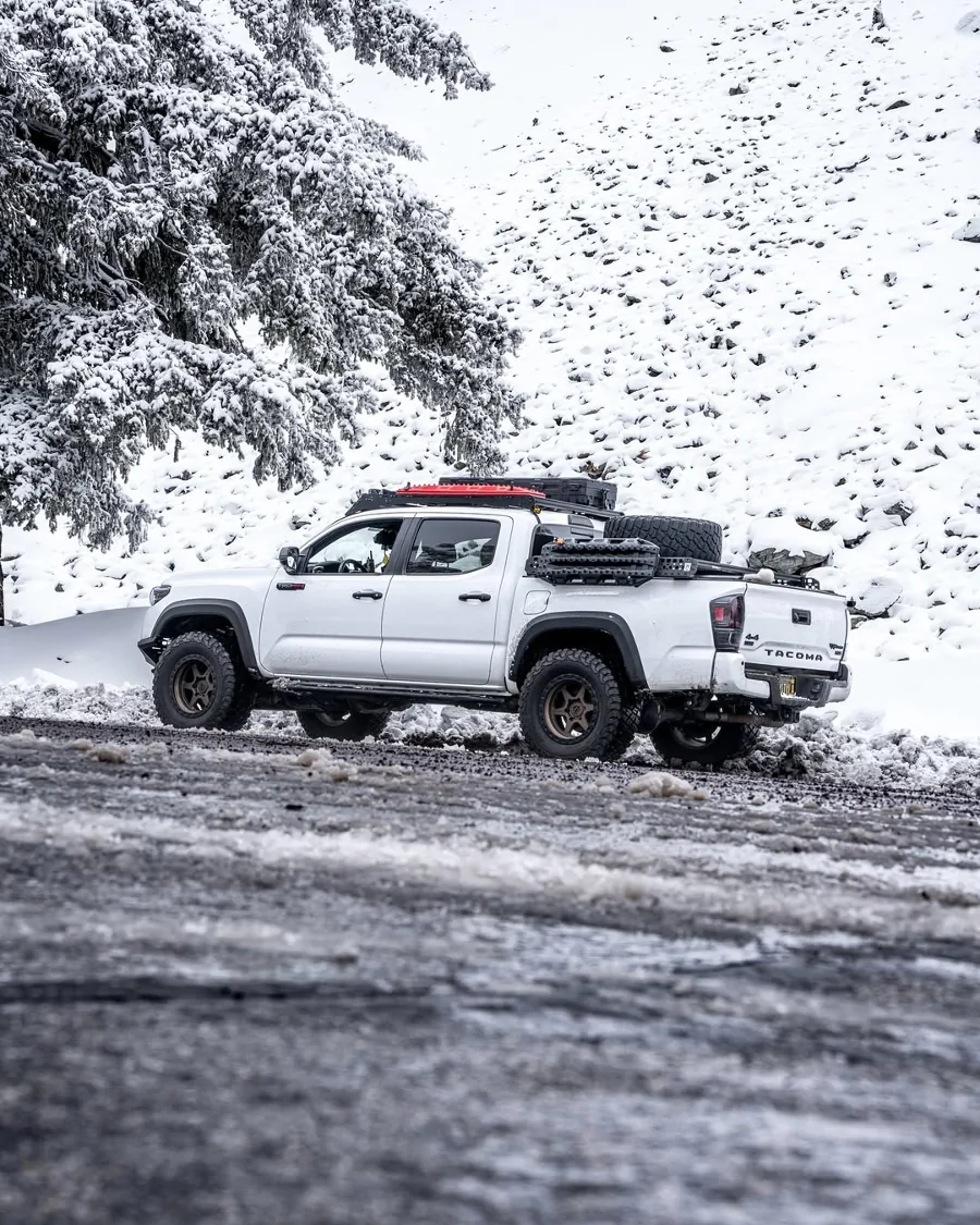 Tesla Cybertruck 🛣️ Scenery Along the Road🌅 Snow days call for adventure, but the mess stays outside!   @3WLiners_Official keeping my Tac