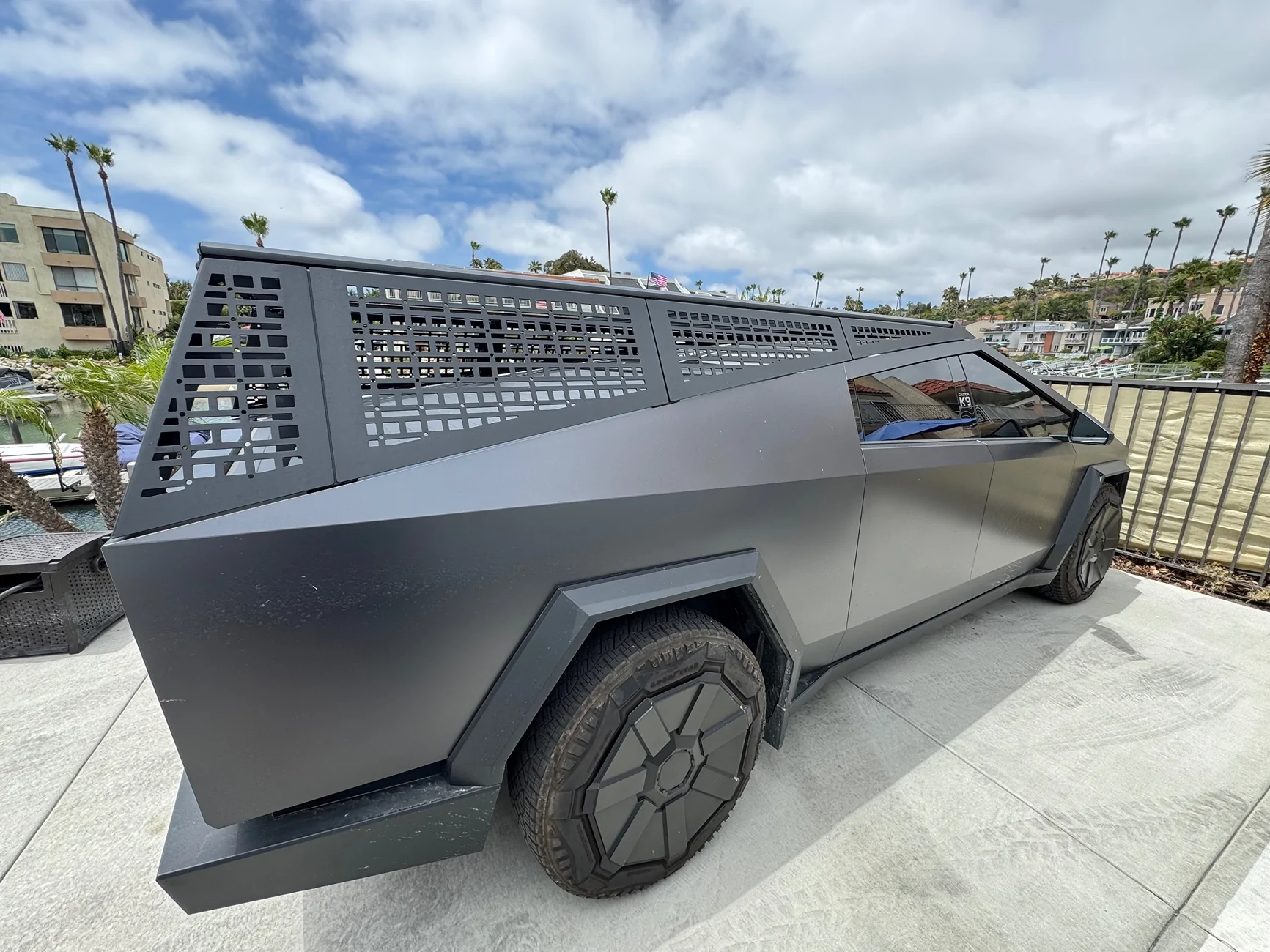 Tesla Cybertruck Selling Urander Bed Rack. SoCal IMG_5375