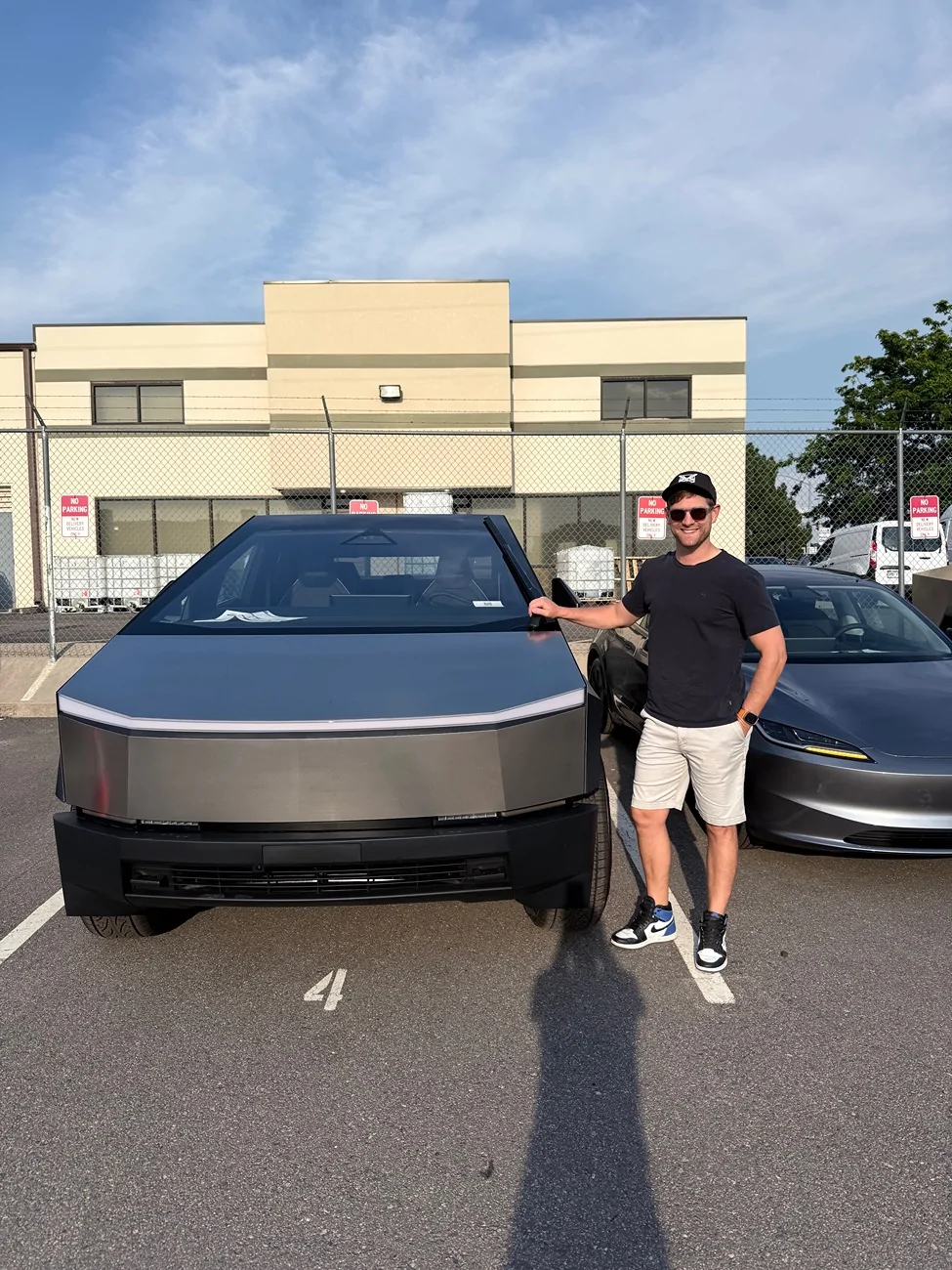 Tesla Cybertruck FOR SALE (Colorado/Iowa/Nebraska) - OEM Core Wheels & Tires + Wheel Covers & Cybertruck TPMS (257 Miles) IMG_3324