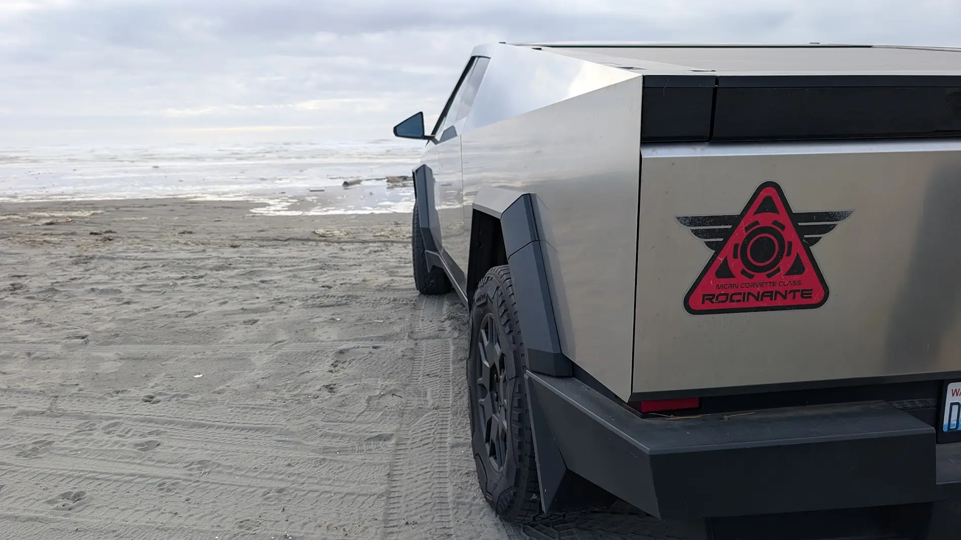 Tesla Cybertruck Daily random Cybertruck photos thread - Post Yours! 📸 🤳 1755463105607-pk