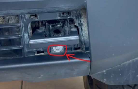 Tesla Cybertruck Any one know where I can get this bolt? 1755469771902-ht