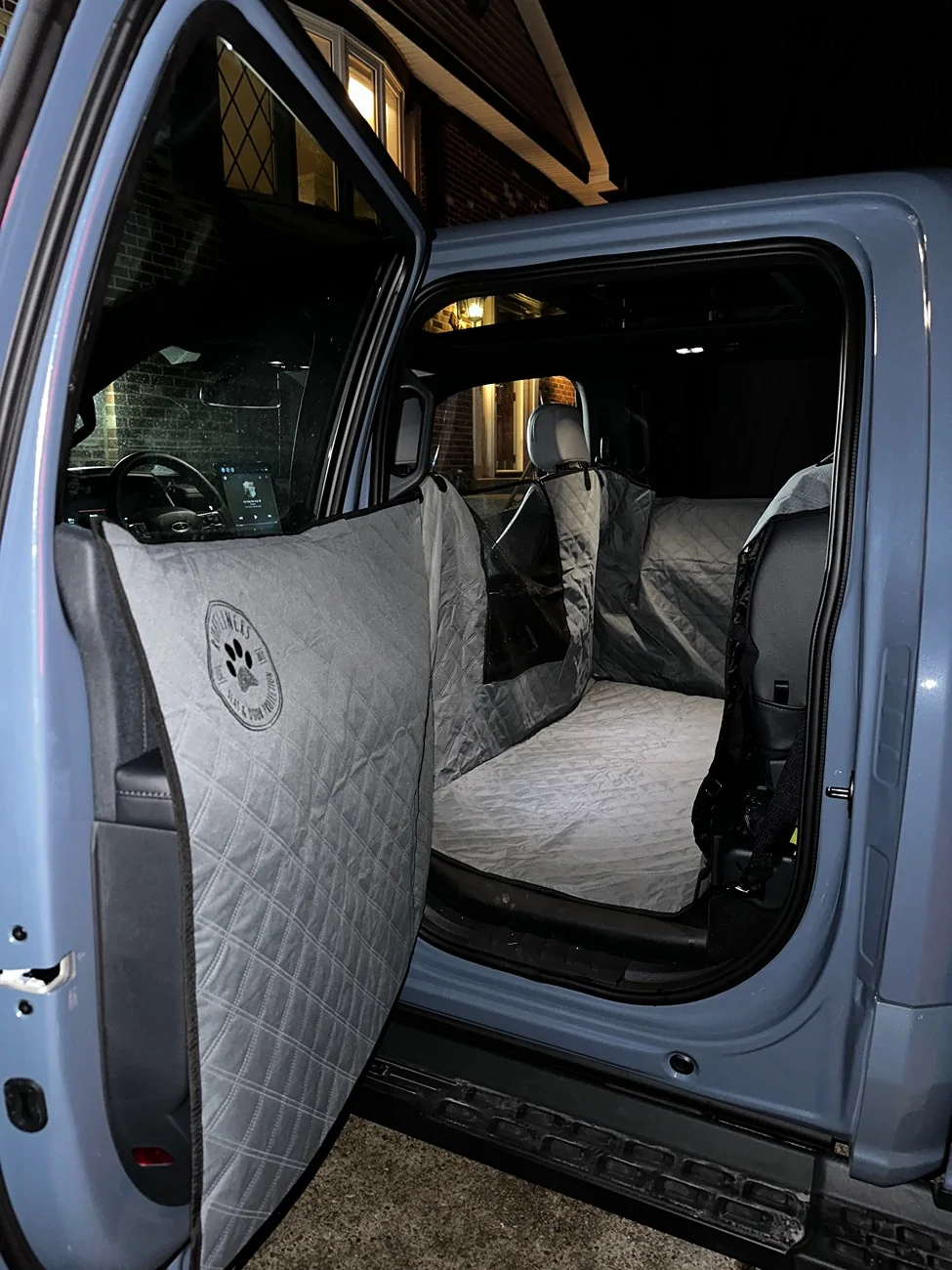 Tesla Cybertruck Back seat dog hammock - recommendations? IMG_1876