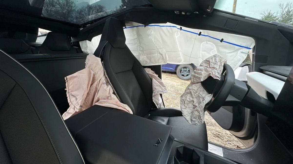 Tesla Cybertruck No Safe Seat Covers (due to side air bags)? Tesla Cybertruck's airbag deployment during post accident