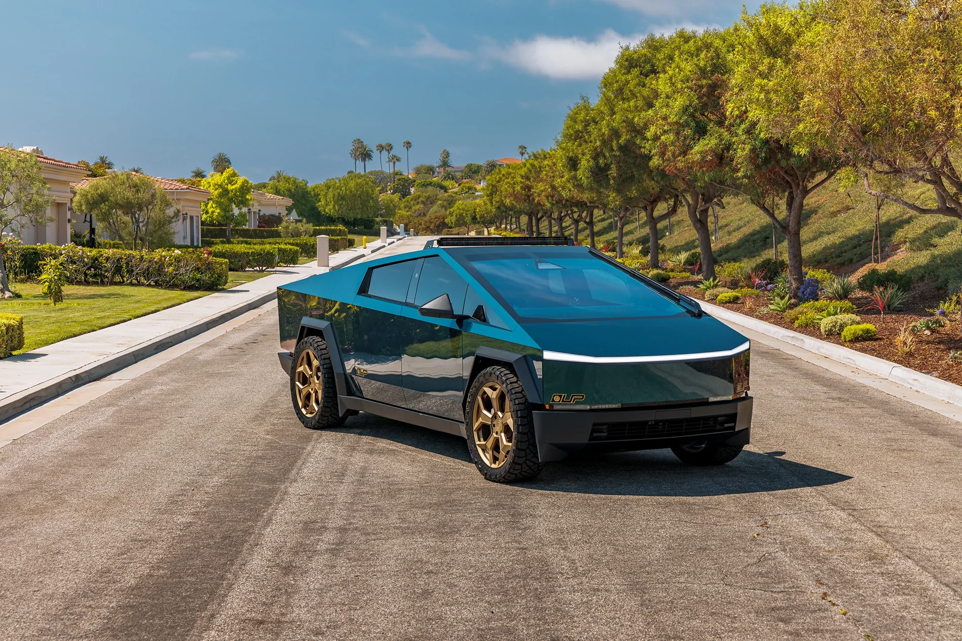Tesla Cybertruck *** NEW PRODUCT *** Unplugged Performance - CYBRSPOKE Wheels UP CT Satin Bronze CybrSpoke 3840px (1)