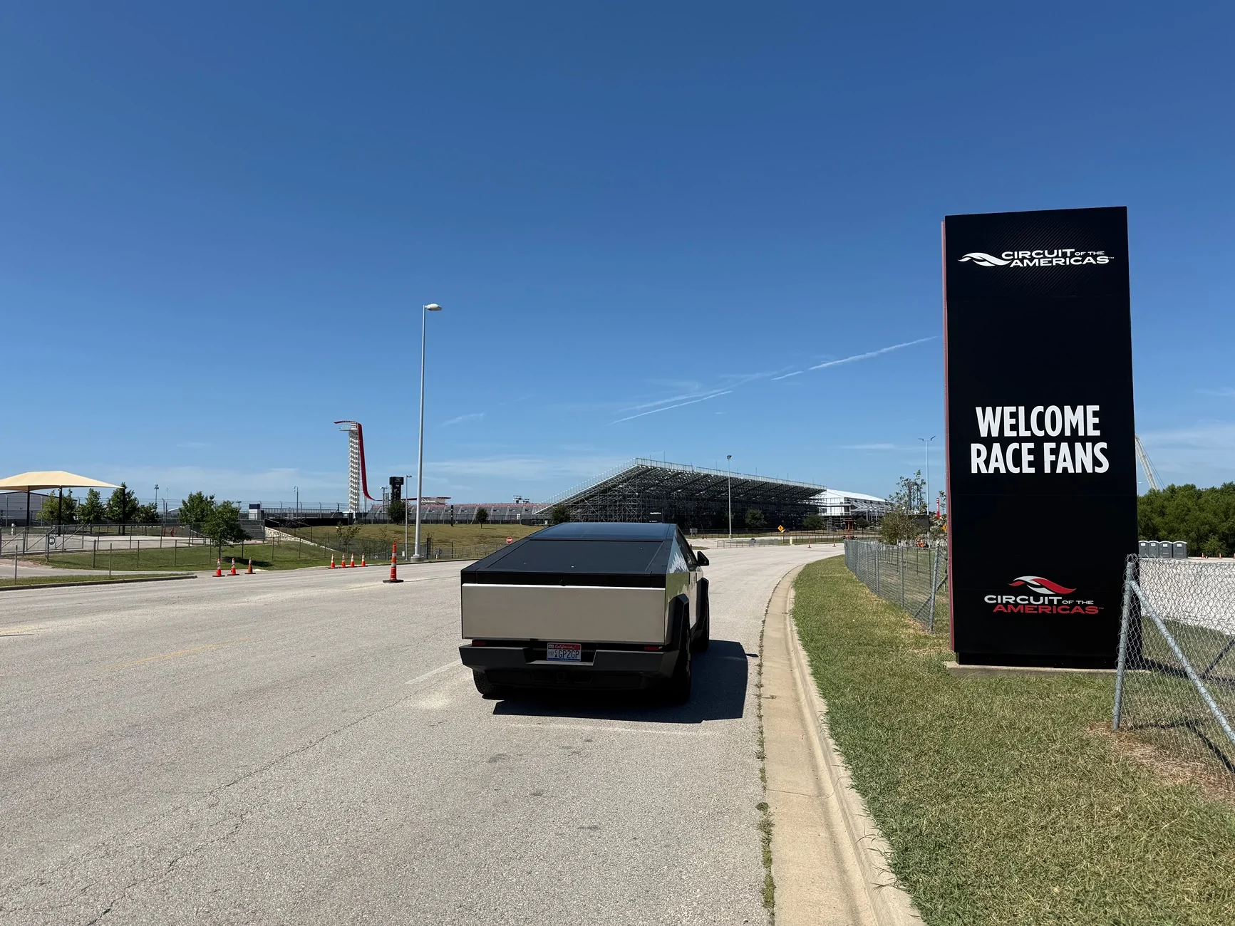 Tesla Cybertruck Daily random Cybertruck photos thread - Post Yours! 📸 🤳 IMG_6813