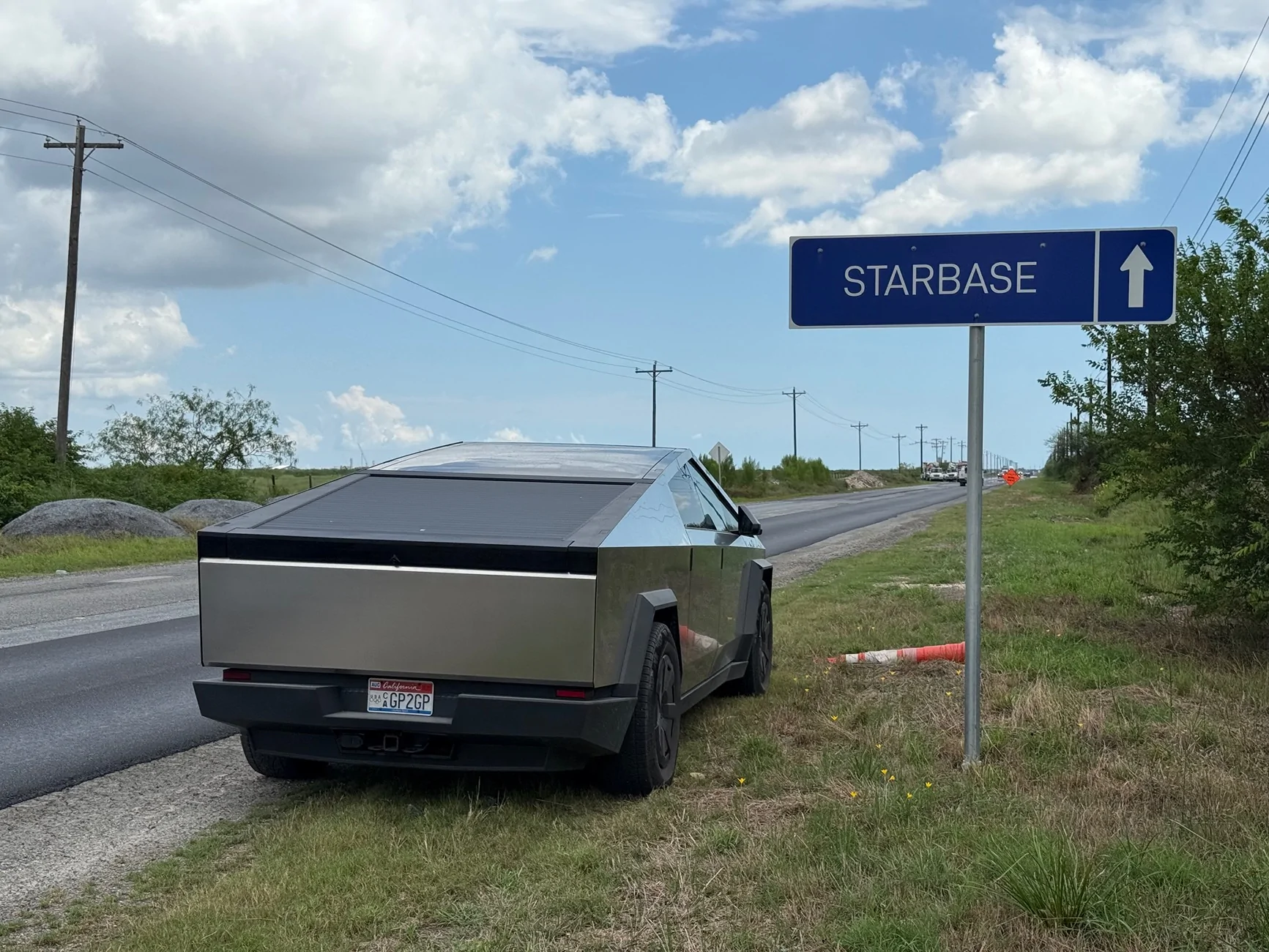 Tesla Cybertruck Daily random Cybertruck photos thread - Post Yours! 📸 🤳 IMG_6970