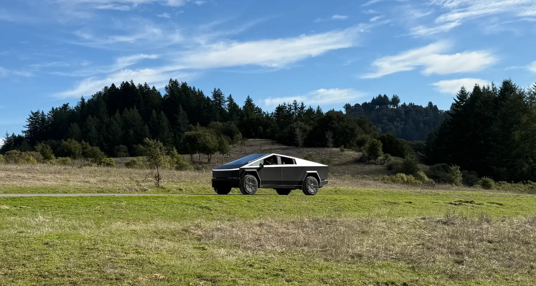 Tesla Cybertruck What’s Online About the Cybertruck… vs The Reality 1755827171095-4x